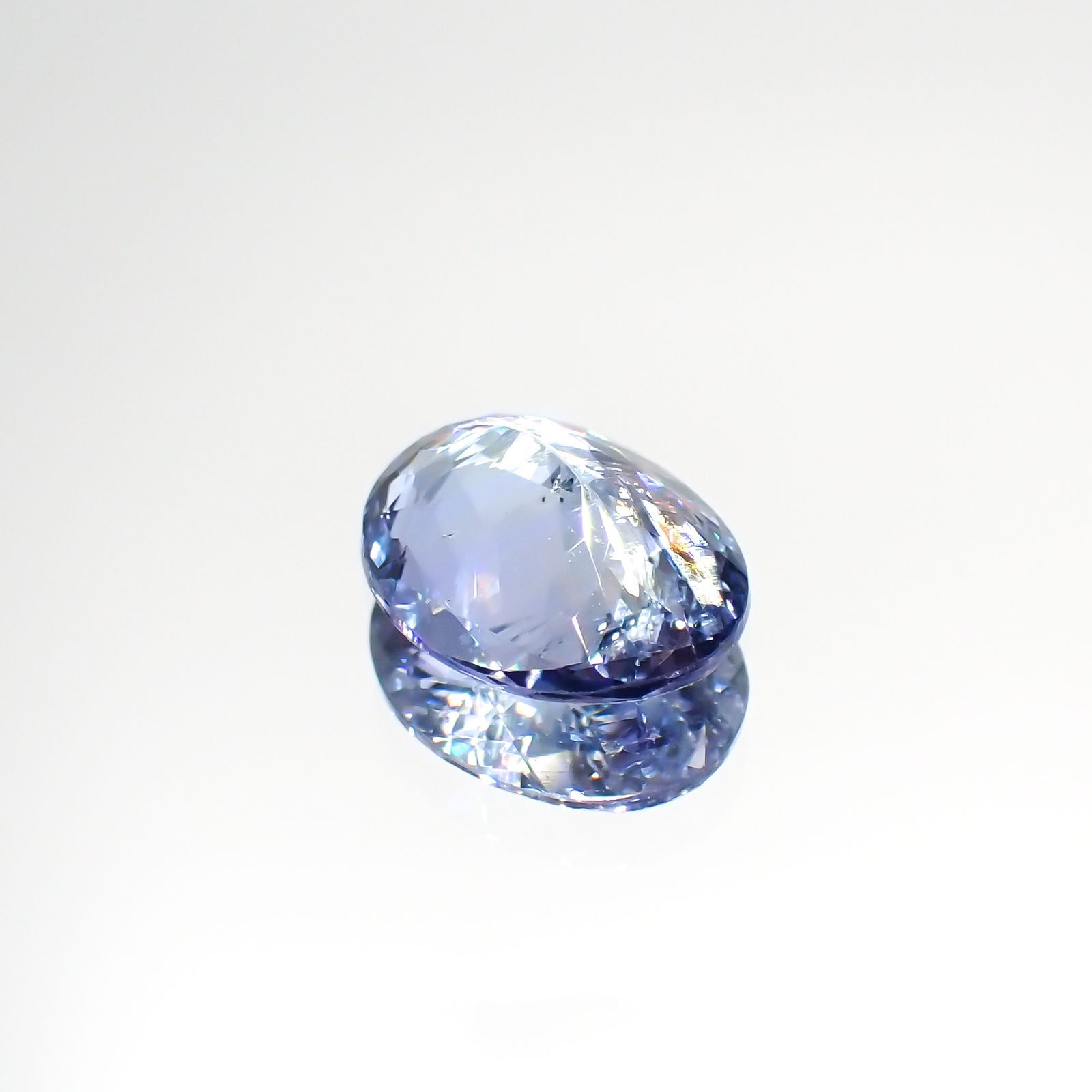 パーティカラータンザナイト(宝石名パーティカラード・ゾイサイト) タンザニア産 2.132ct ソ付(彩珠)[210912641]10.1×7.9mm前後