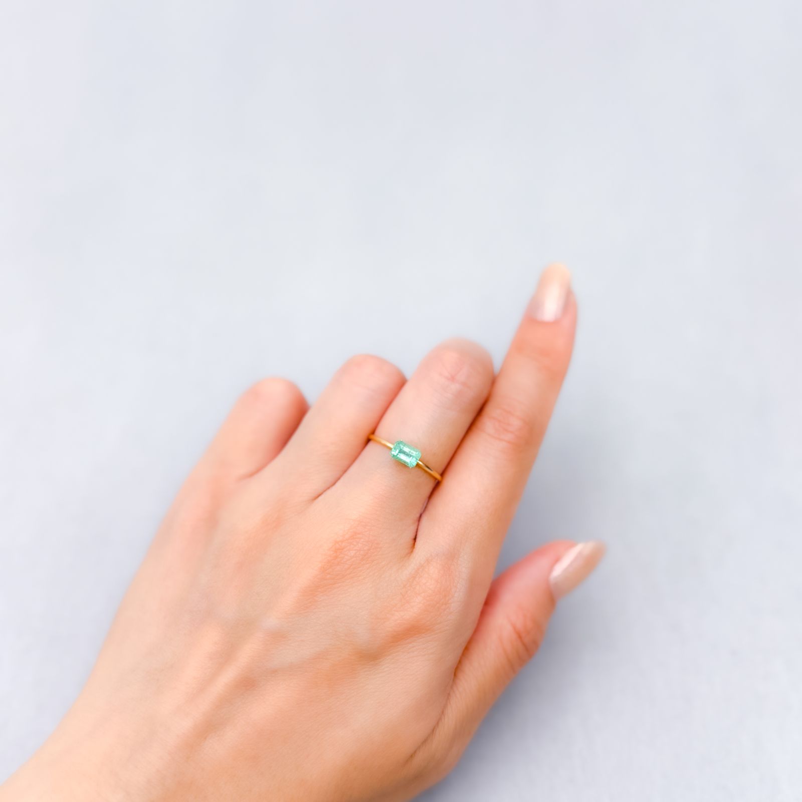 エメラルド ザンビア産 0.61ct [250430229]5.9x3.9mm前後
