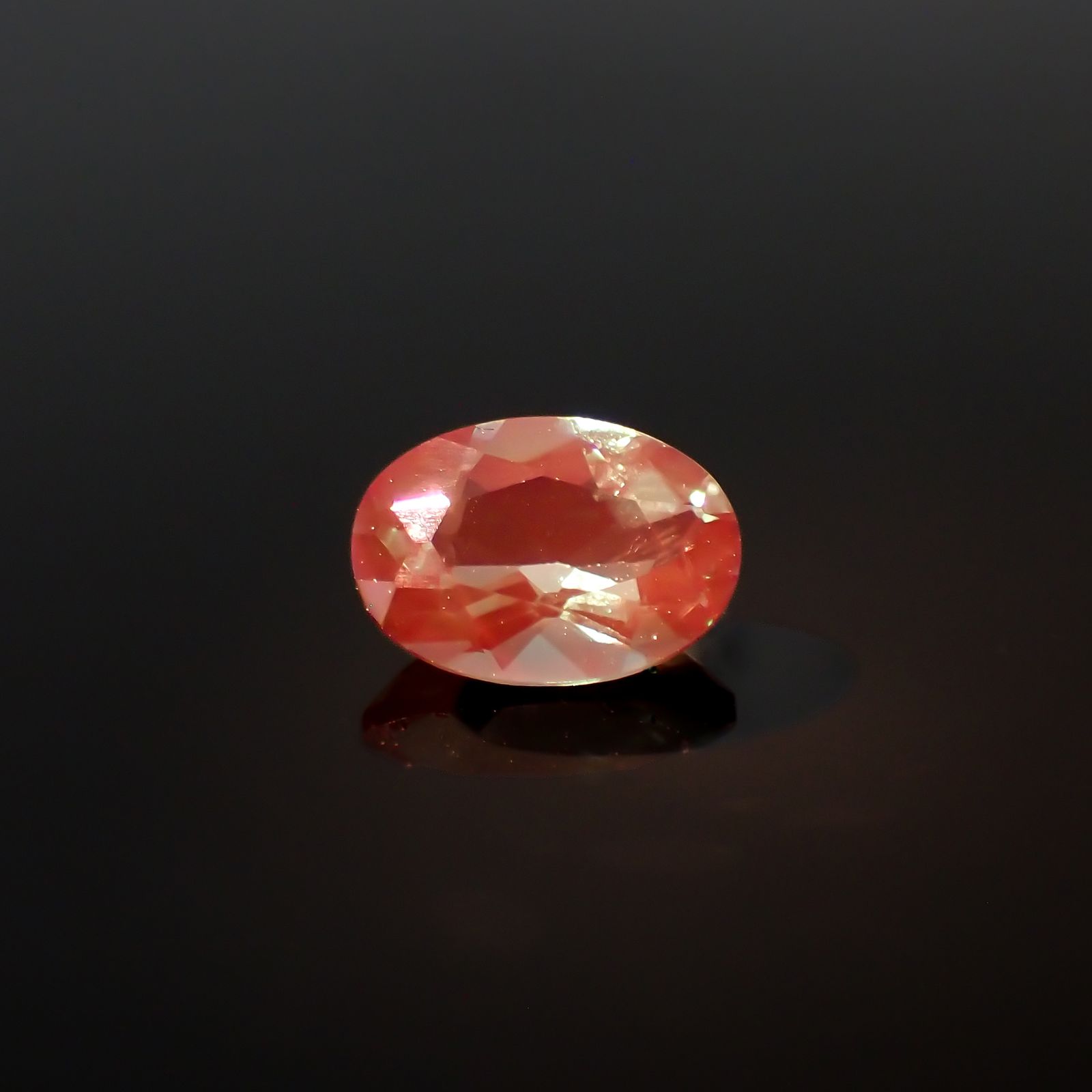 カラーチェンジアンデシン モンゴル産 0.64ct[231023559]7.1x5mm前後