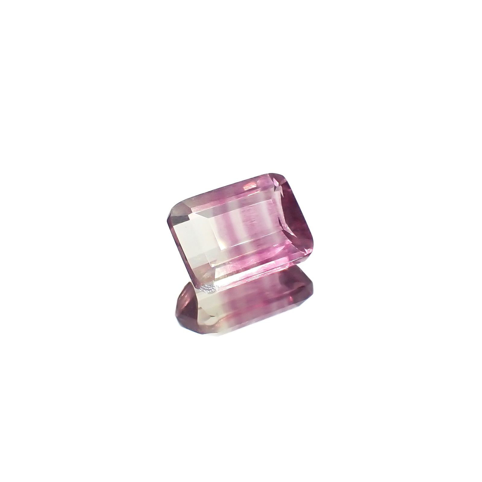 バイカラーフローライト 中国産 1.80ct [220917997]8x5.8mm前後