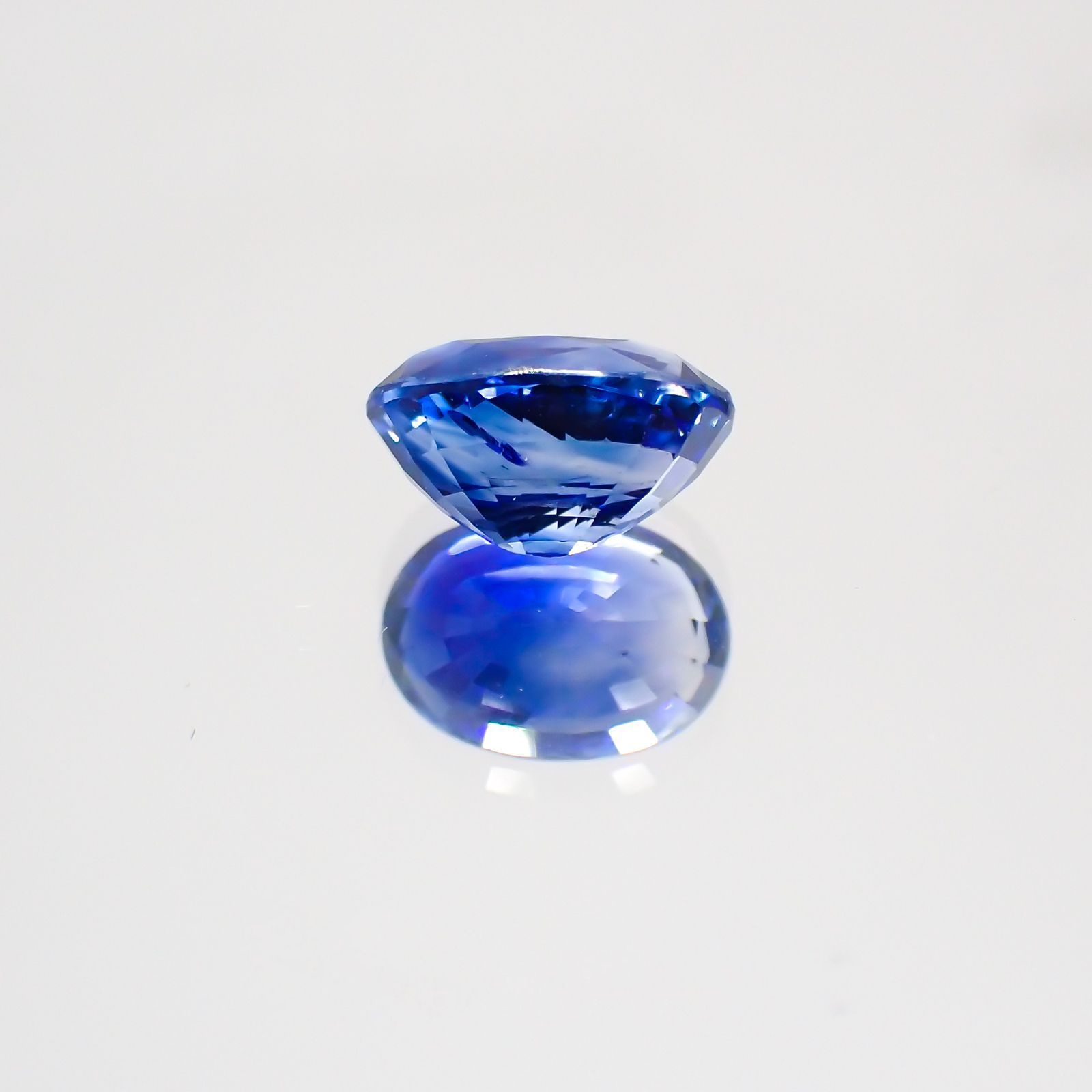 サファイア(宝石名サファイア)マダガスカル/スリランカ産 1.34ct 識別済[231124318]7.2x5.1mm前後