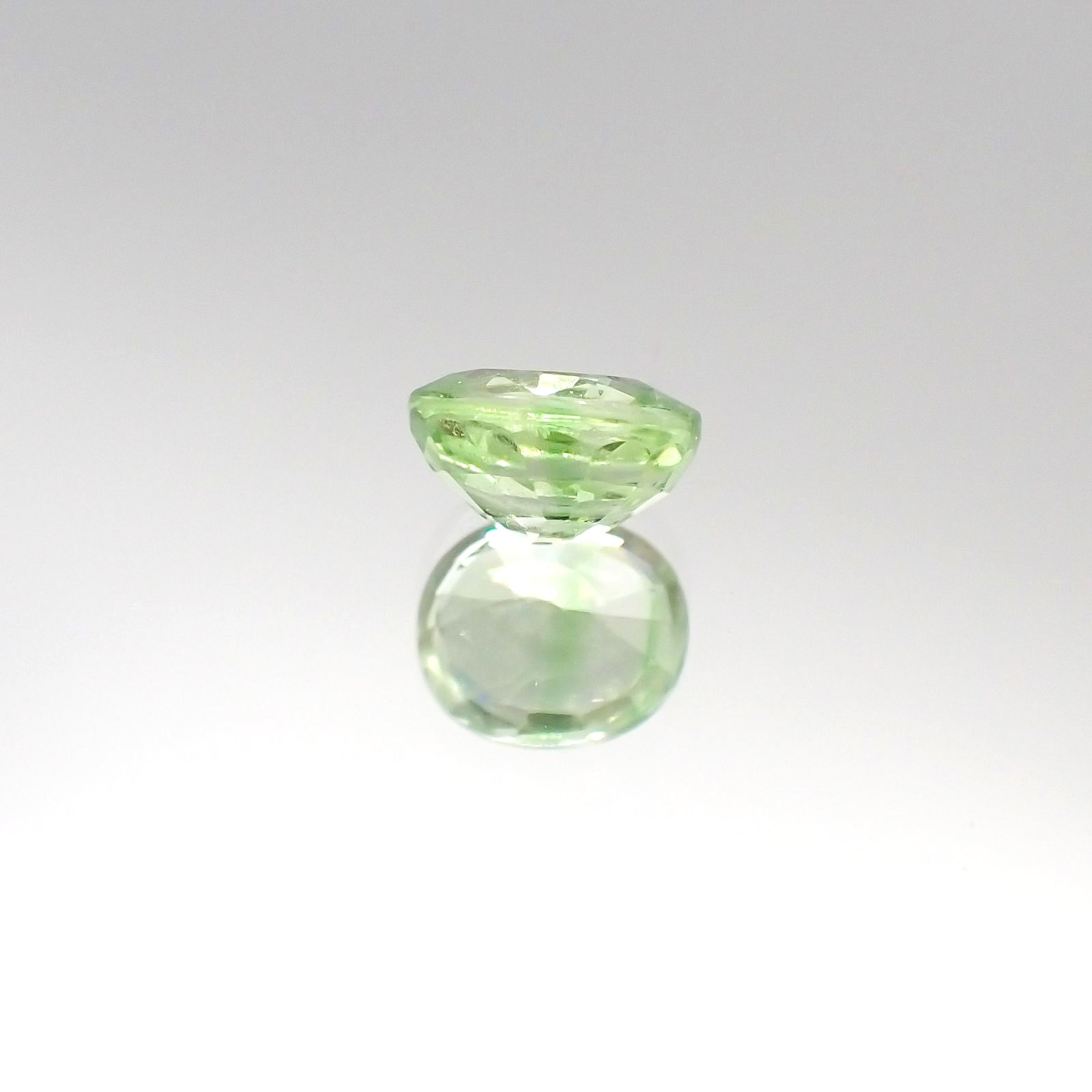 ミントガーネット(宝石名グリーン グロッシュラー・ガーネット)タンザニア・メレラニ鉱山産 1.07ct 識別済[230622489]6.3x5.4mm前後