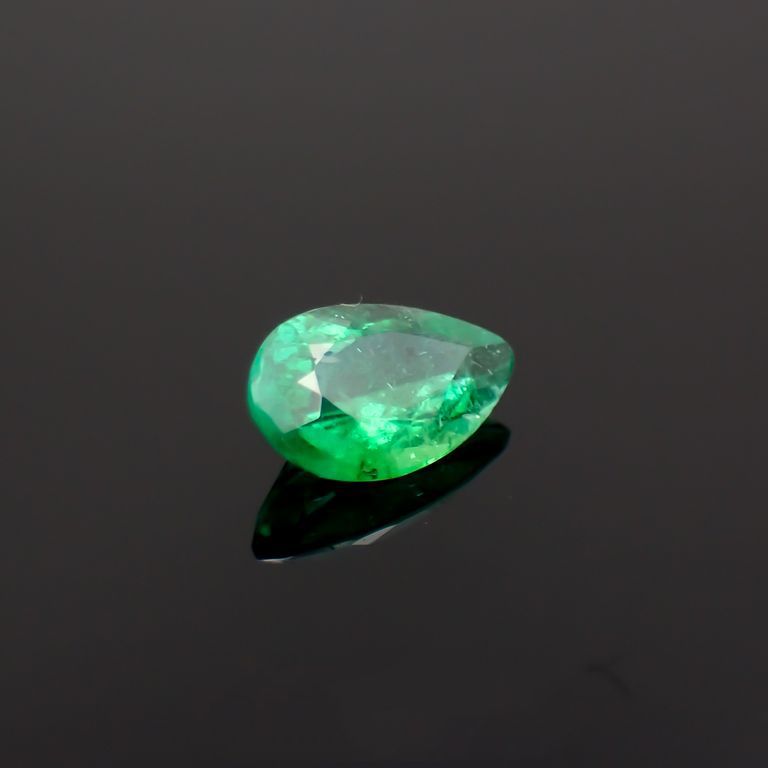 パライバトルマリン(宝石名トルマリン/別名パライバ・トルマリン)ブラジル・パライバ州バターリャ鉱山産 0.39ct 識別済[221018812]6.5x4mm前後