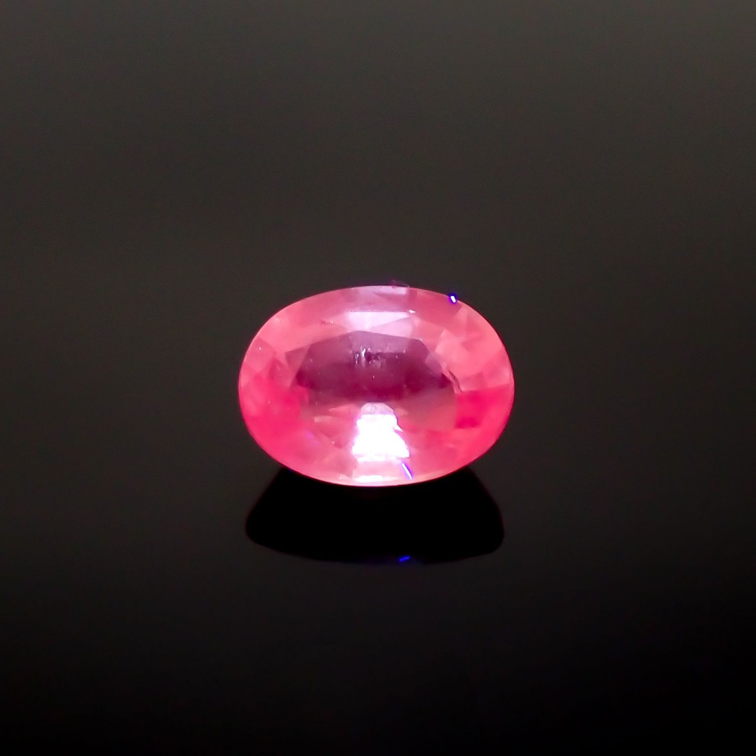 シルキーピンクスピネル(宝石名ピンク・スピネル) タンザニア産 0.86ct 識別済[240212894]6.4×4.8mm前後