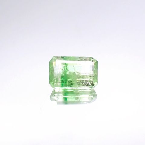 バイカラーツァボライト(宝石名グリーン グロッシュラー・ガーネット) タンザニア産 0.89ct 識別済[231225108]6.5×4.3mm前後