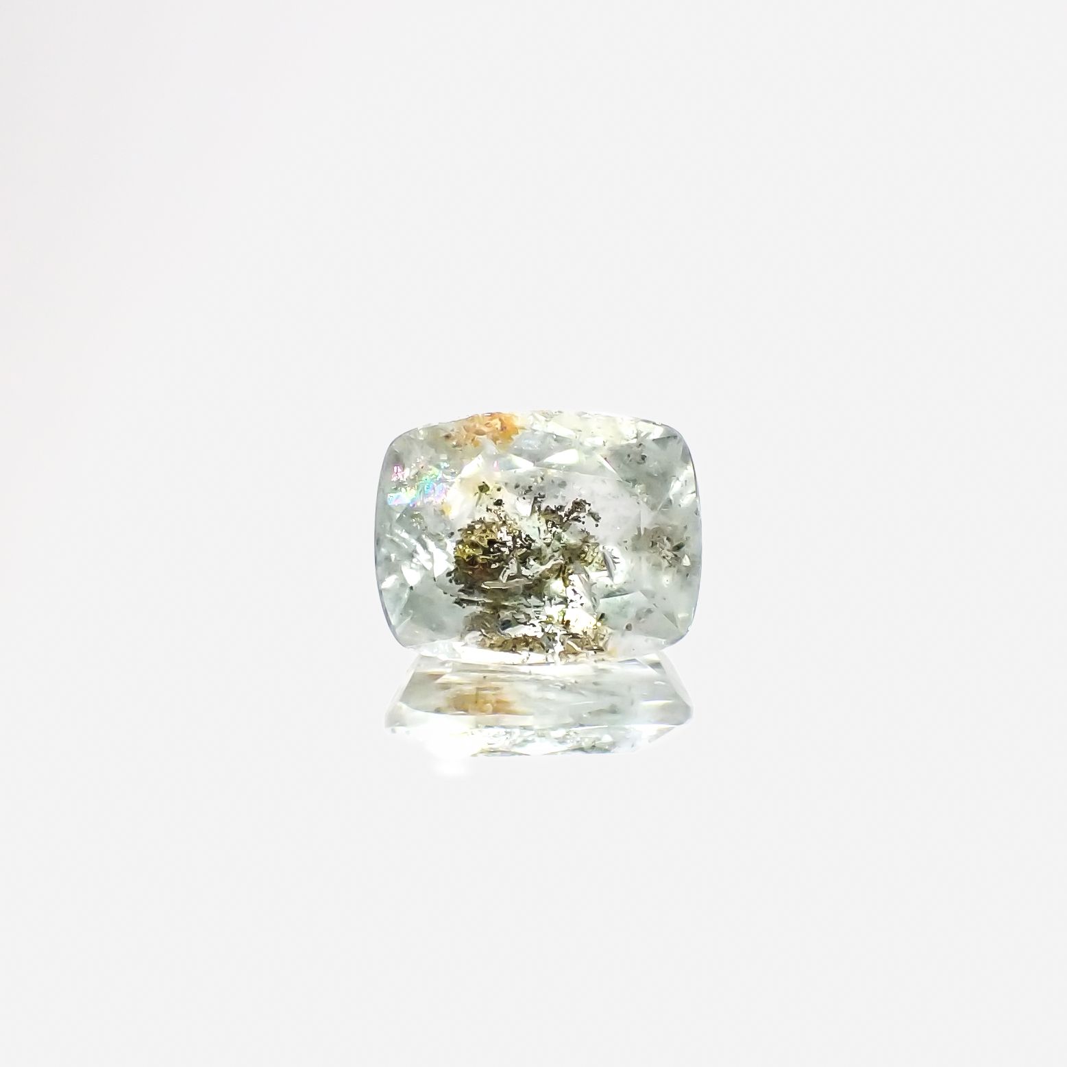 オーロラアクアマリン ブラジル産 3.33ct[231224677]10.4x8.2mm前後