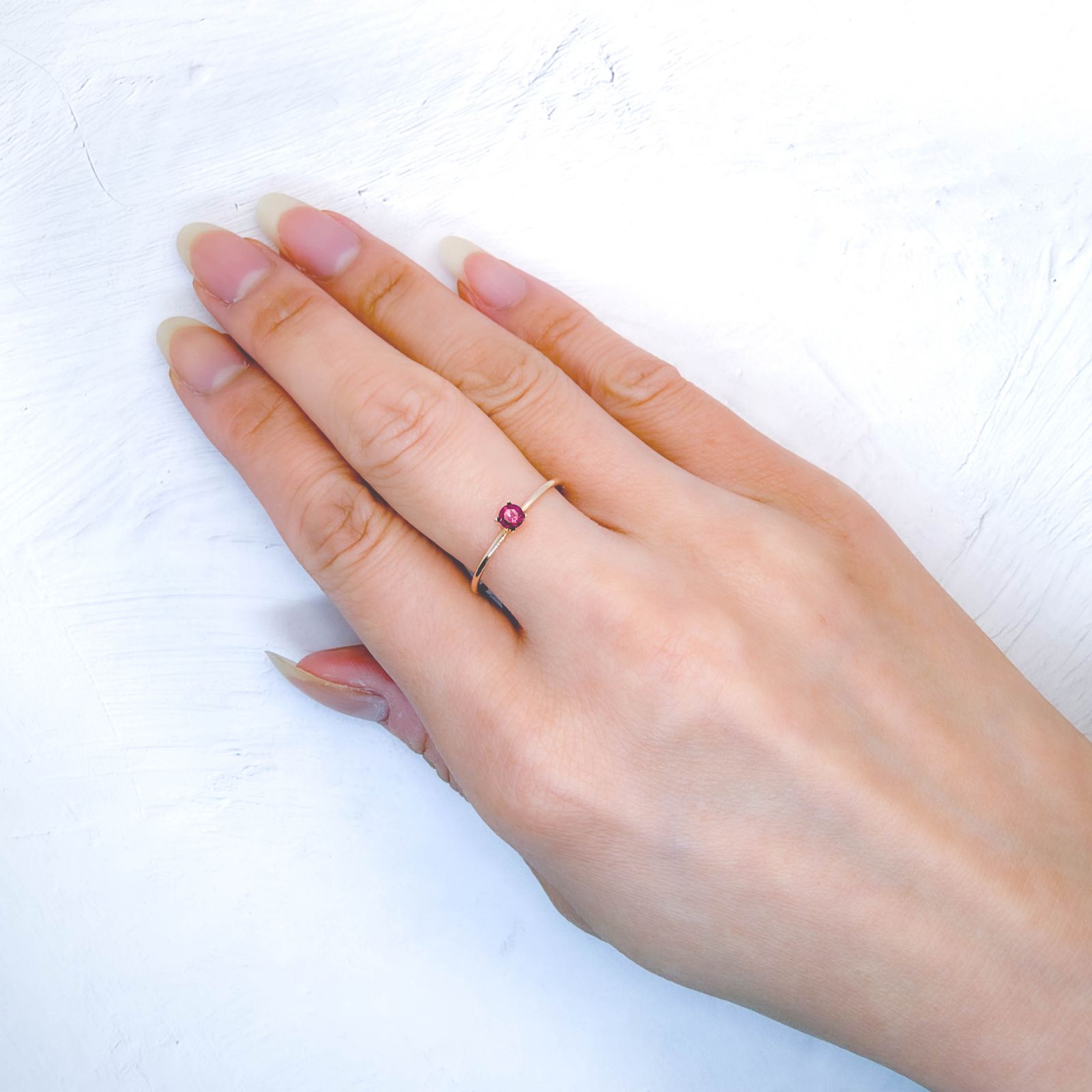 ルビー グリーンランド産 0.14ct / 3.1x3.1mm前後 [261033229]