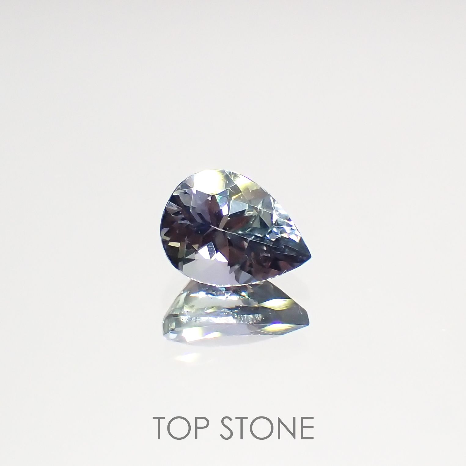 バイカラータンザナイト(宝石名ゾイサイト)タンザニア産 1.25ct 識別済[220515900]7.9x5.9mm前後