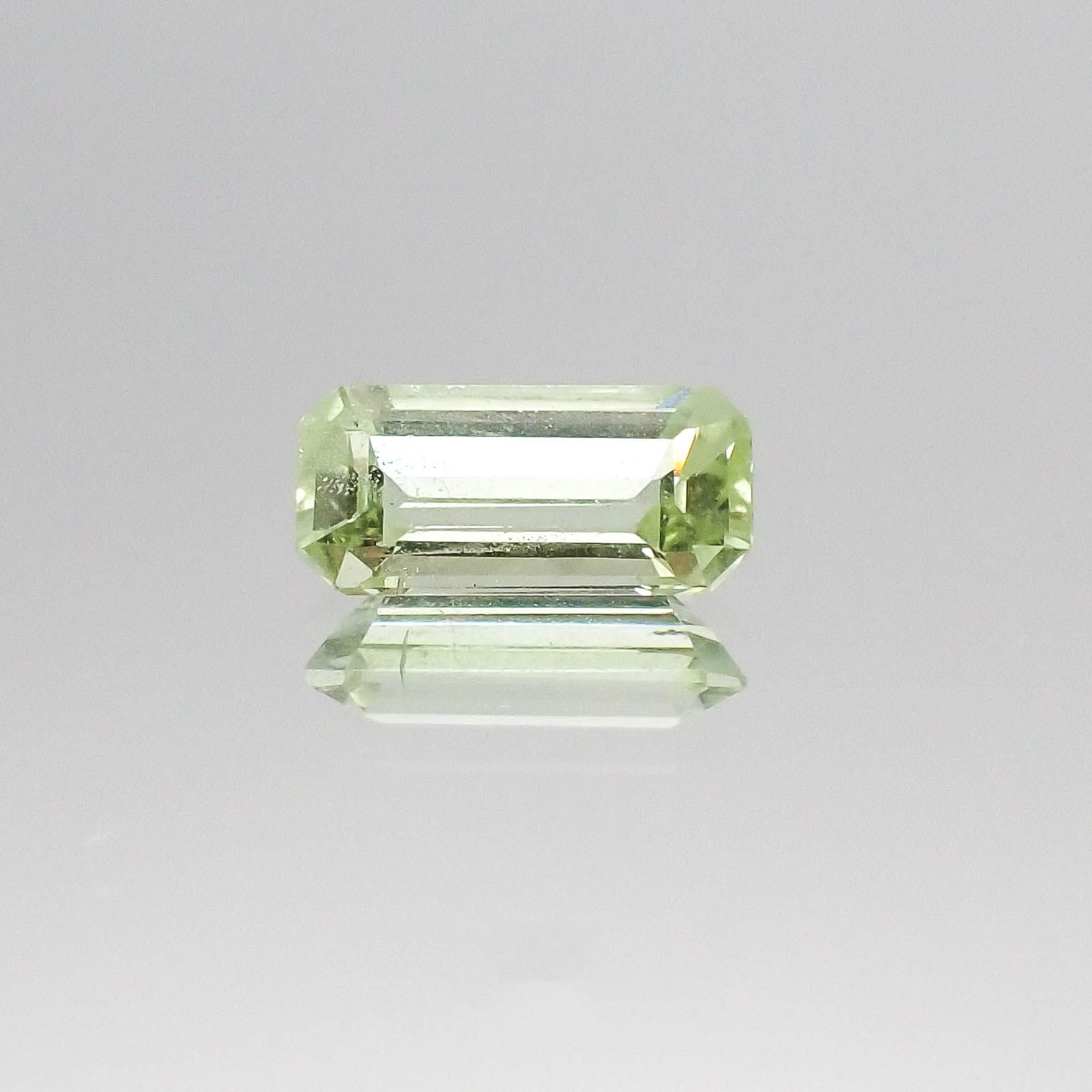 ミントガーネット(宝石名グリーン グロッシュラー・ガーネット)タンザニア産 0.81ct 識別済[230522253]7.8x3.6mm前後
