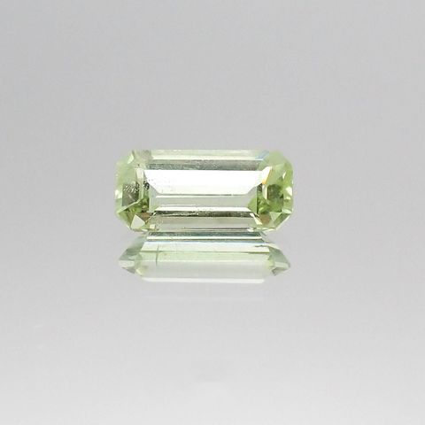 ミントガーネット(宝石名グリーン グロッシュラー・ガーネット)タンザニア産 0.81ct 識別済[230522253]7.8x3.6mm前後