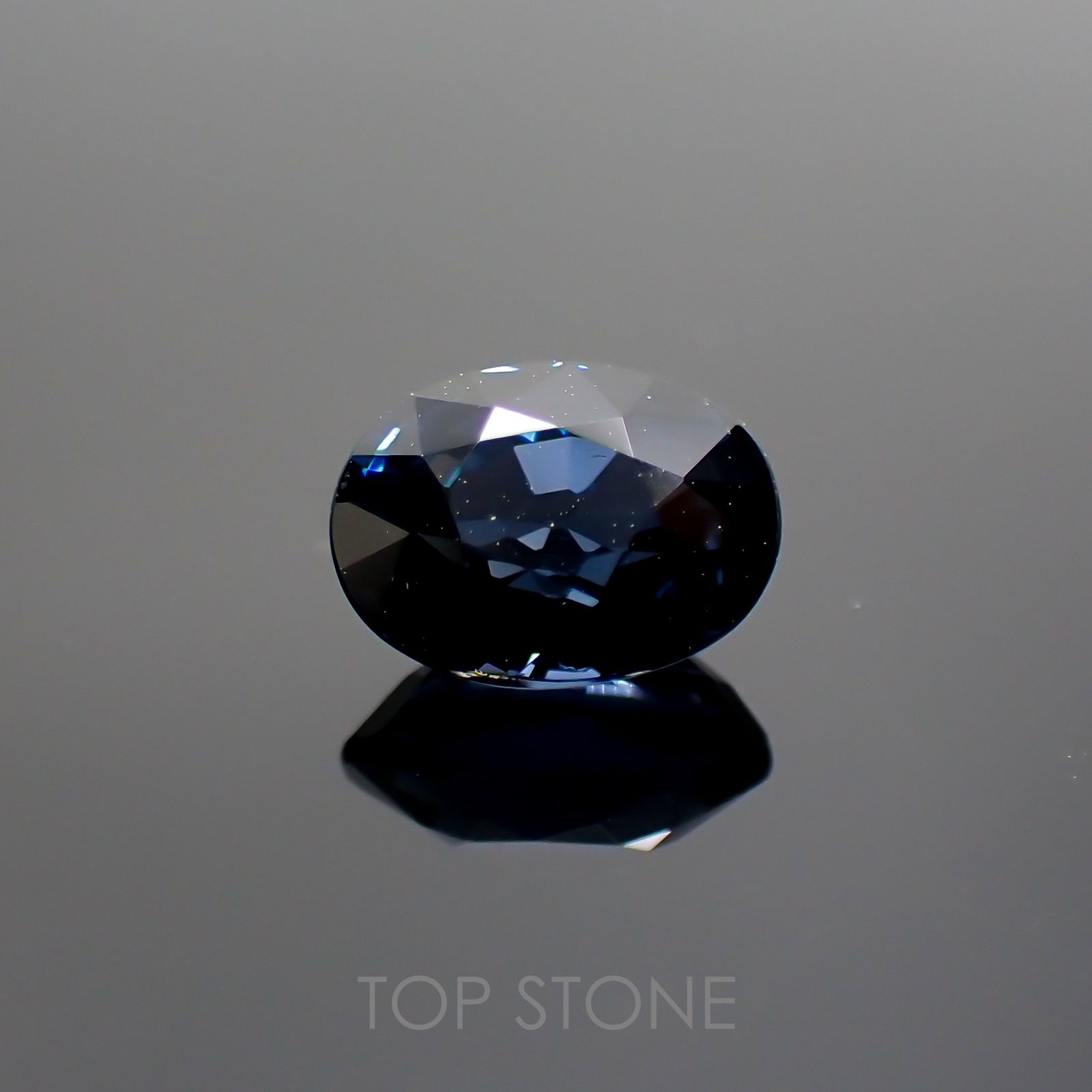 ブルースピネル(宝石名ブルー・スピネル) スリランカ産 1.162ct ソ付(彩珠)[21019361]6.9×5.2mm前後
