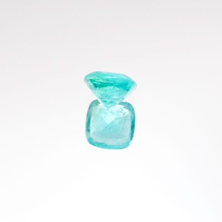 パライバトルマリン(宝石名トルマリン/別名パライバ・トルマリン) ブラジル産 0.256ct ソ付(宝貴協)[20106447]3.8×3.8mm前後