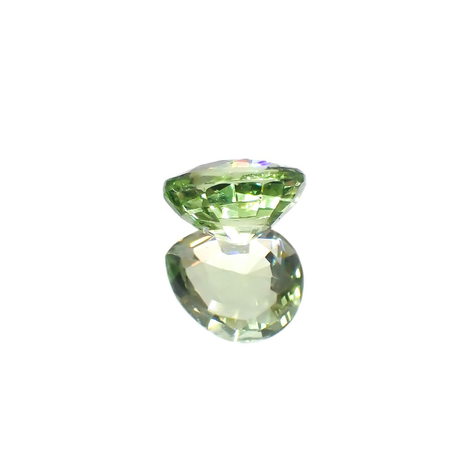 ミントガーネット(宝石名ガーネット)タンザニア産 識別済 0.81ct / 6.1x5.2mm前後 [251023067]