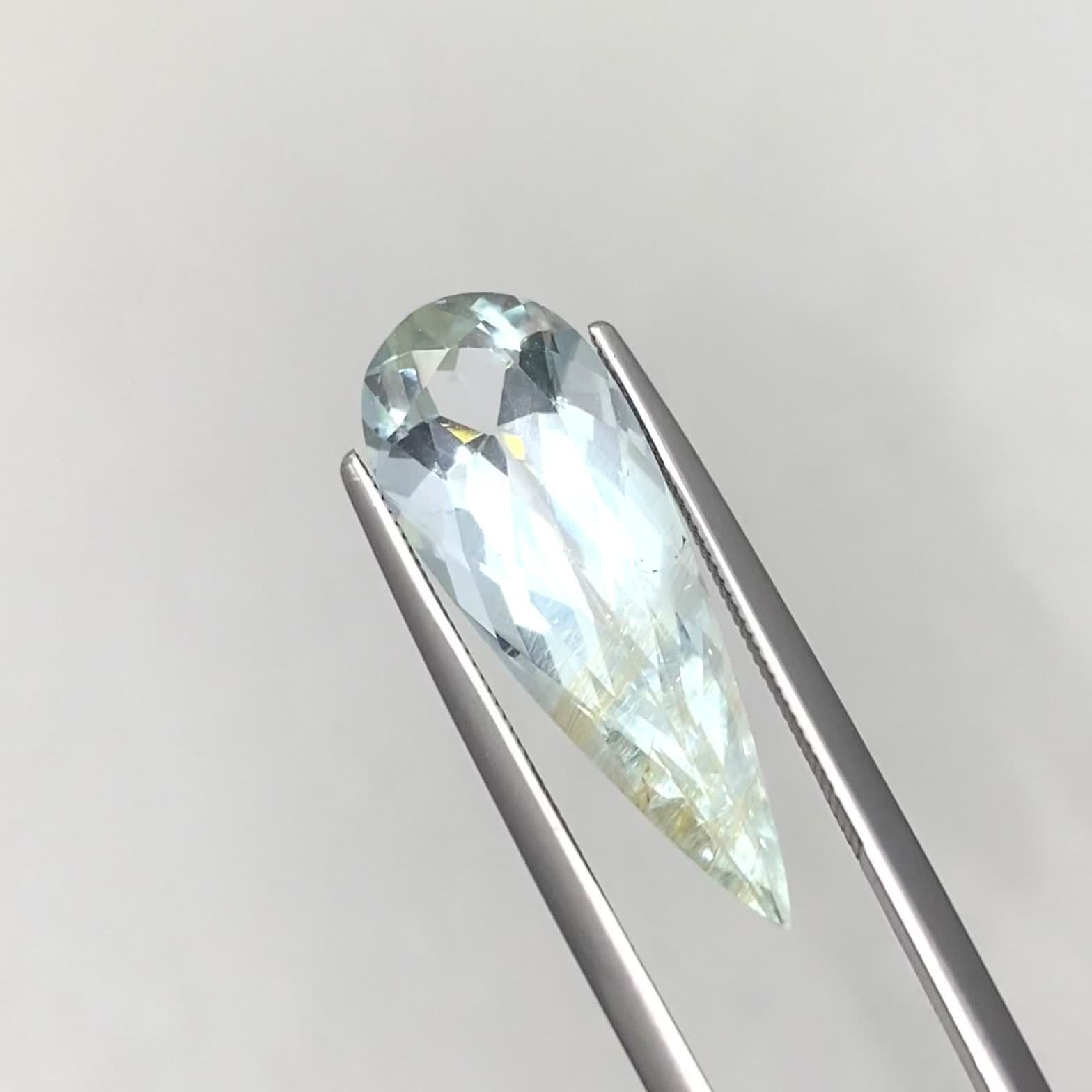 レインボーニードルインブルートパーズ（チューブインブルートパーズ