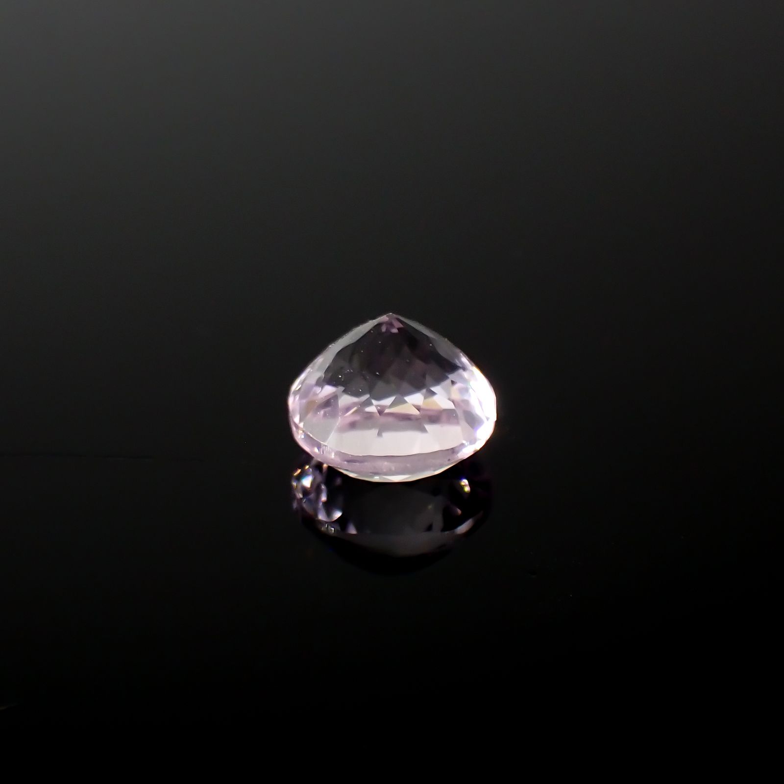 クンツァイト アフガニスタン産 2.67ct[240125357]8.2x8.1mm前後