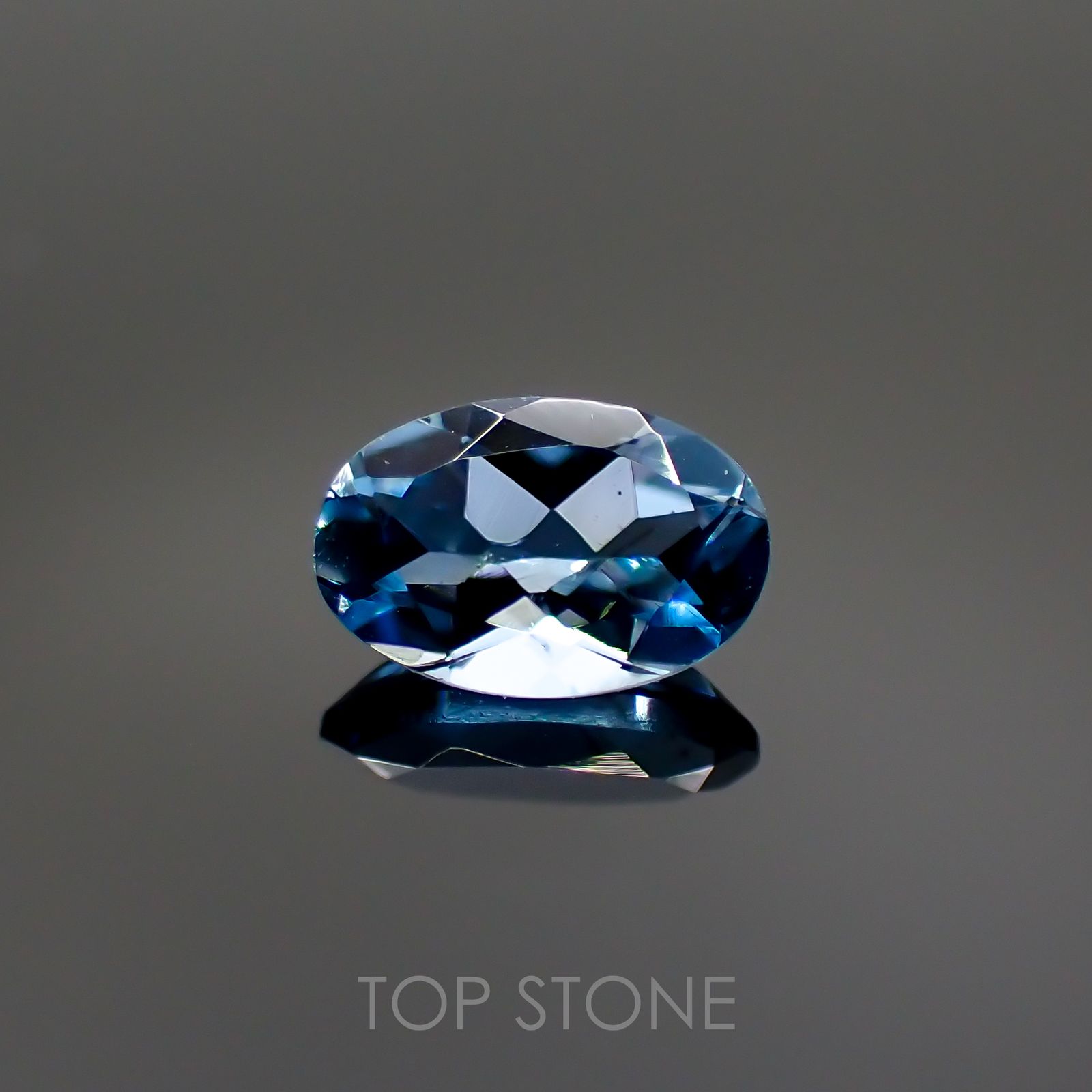サンタマリアアクアマリン(宝石名アクアマリン) ブラジル産 0.418ct ソ付(彩珠)[210812638]6.2×4mm前後