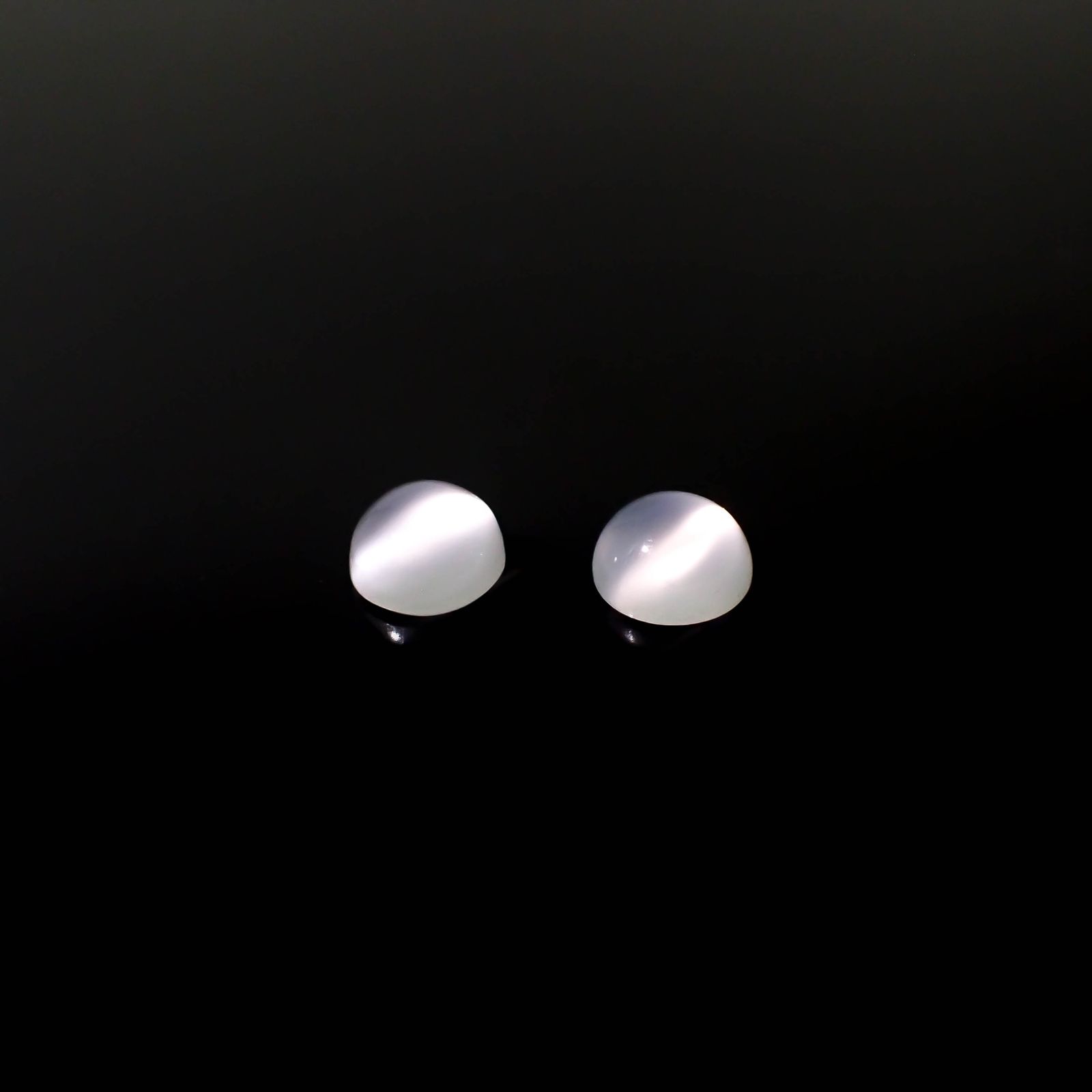 ◇ペアセット◇ムーンストーンキャッツアイ インド産 3.04ct(2pcs合計) [250430315]7.1x7.1mm前後