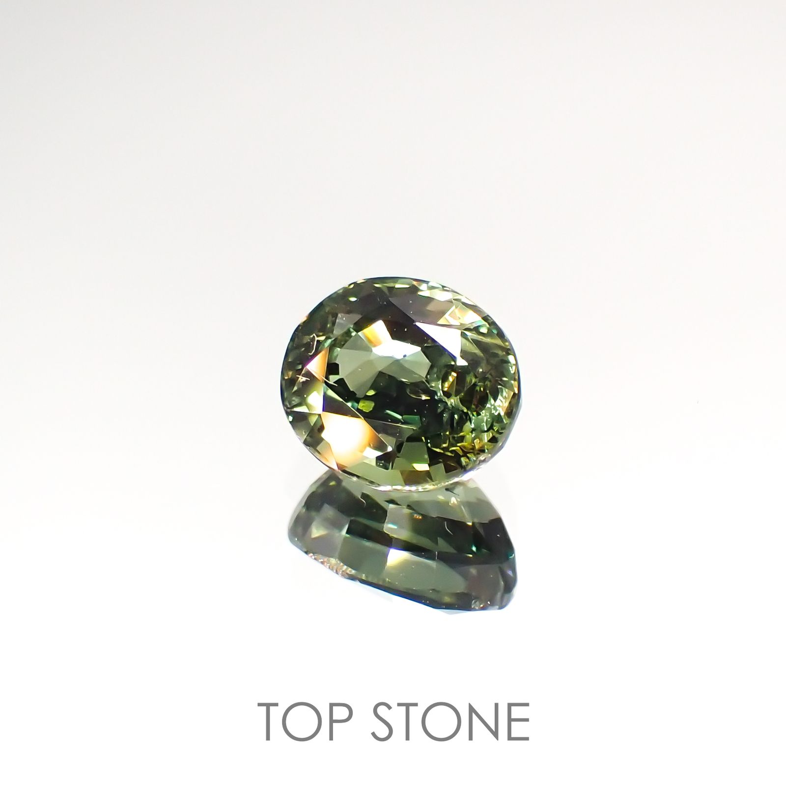 バイカラーサファイア(宝石名サファイア) マダガスカル/スリランカ産 1.518ct ソ付(彩珠)[210912481]7×6mm前後