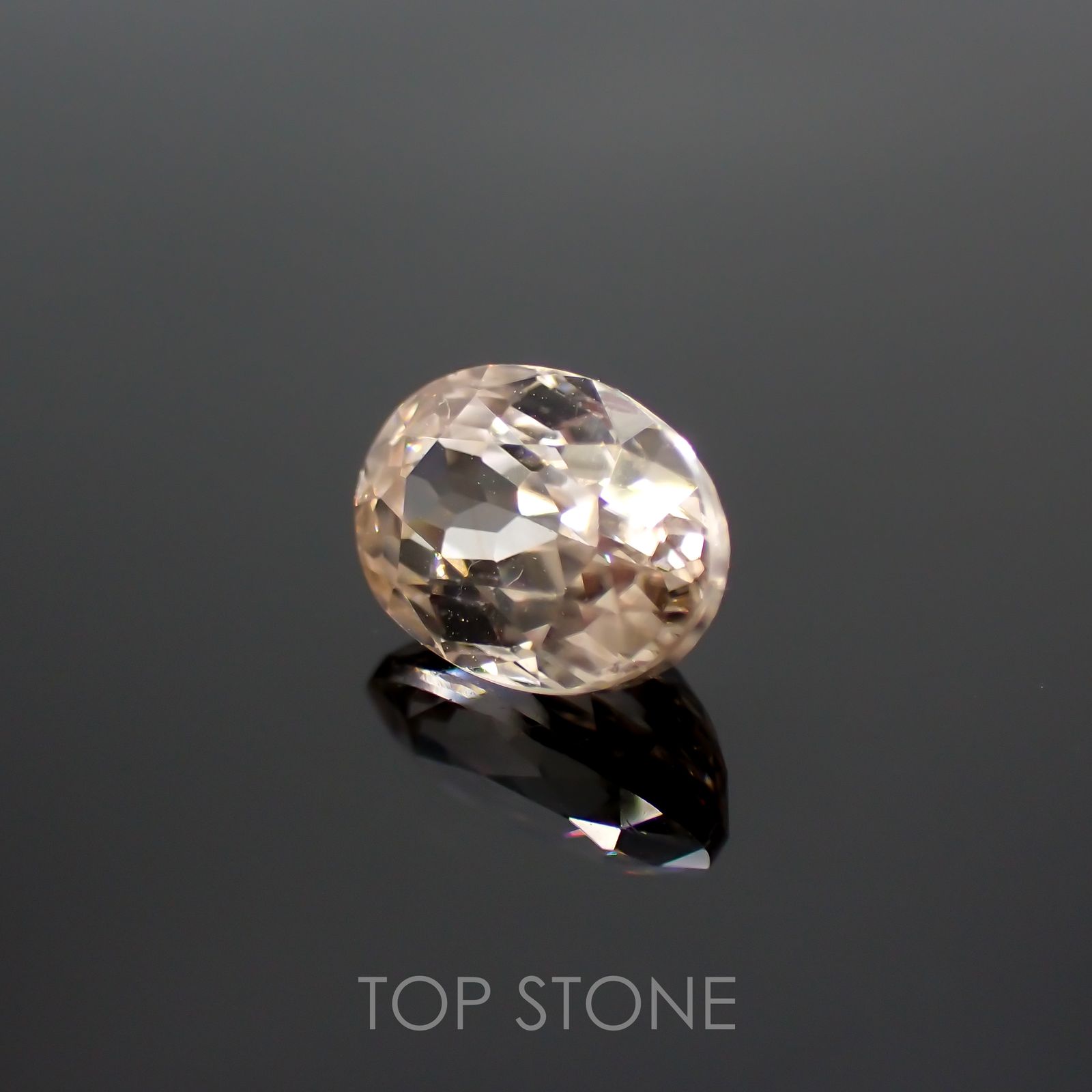 オレンジジルコン(宝石名ジルコン) スリランカ/カンボジア産 1.97ct 識別済[20118078]8.1×5.8mm前後
