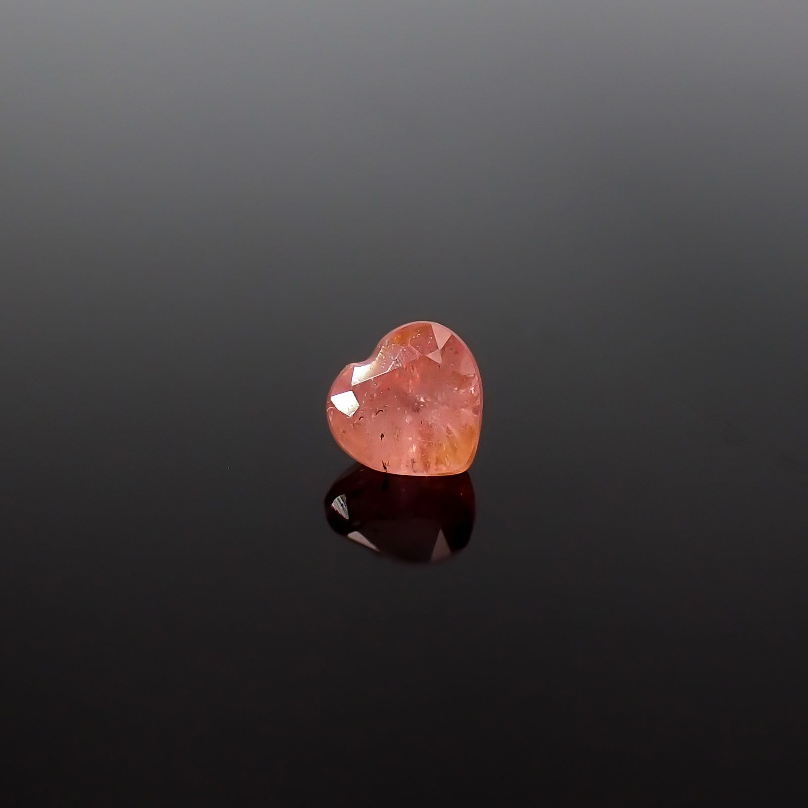 ヴェイリネナイト(宝石名ベイリネイト)パキスタン産 識別済 0.29ct / 3.8x3.8mm前後 [260432007]
