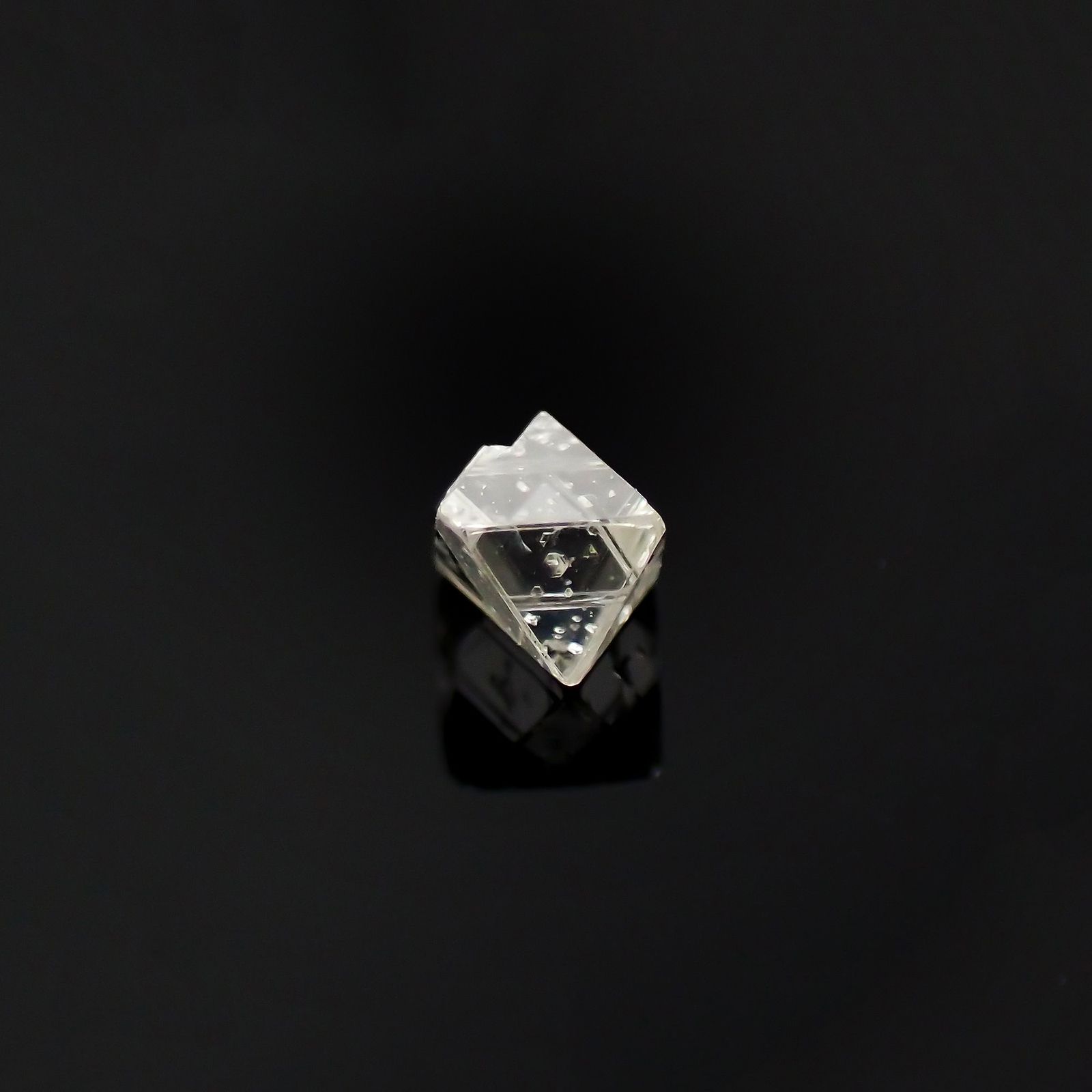 ソーヤブルダイヤモンド 原石 0.055ct [231023620]2.5x2.4mm前後