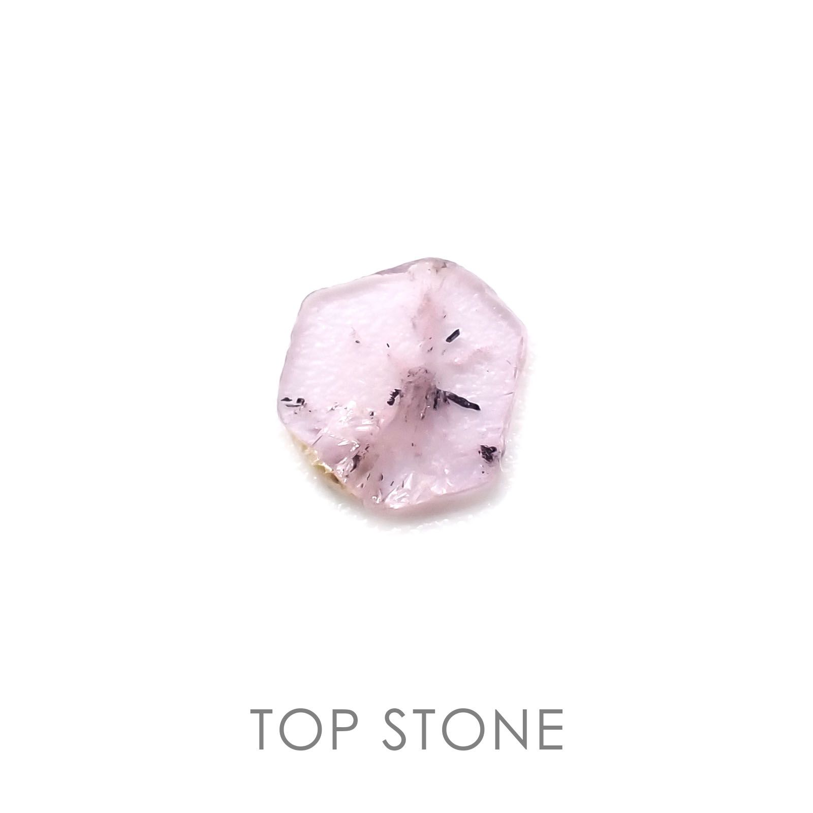 トラピッチェピンクサファイア パキスタン・カシミール産 原石・結晶 0.43ct[20106831]6.4×6.2mm前後