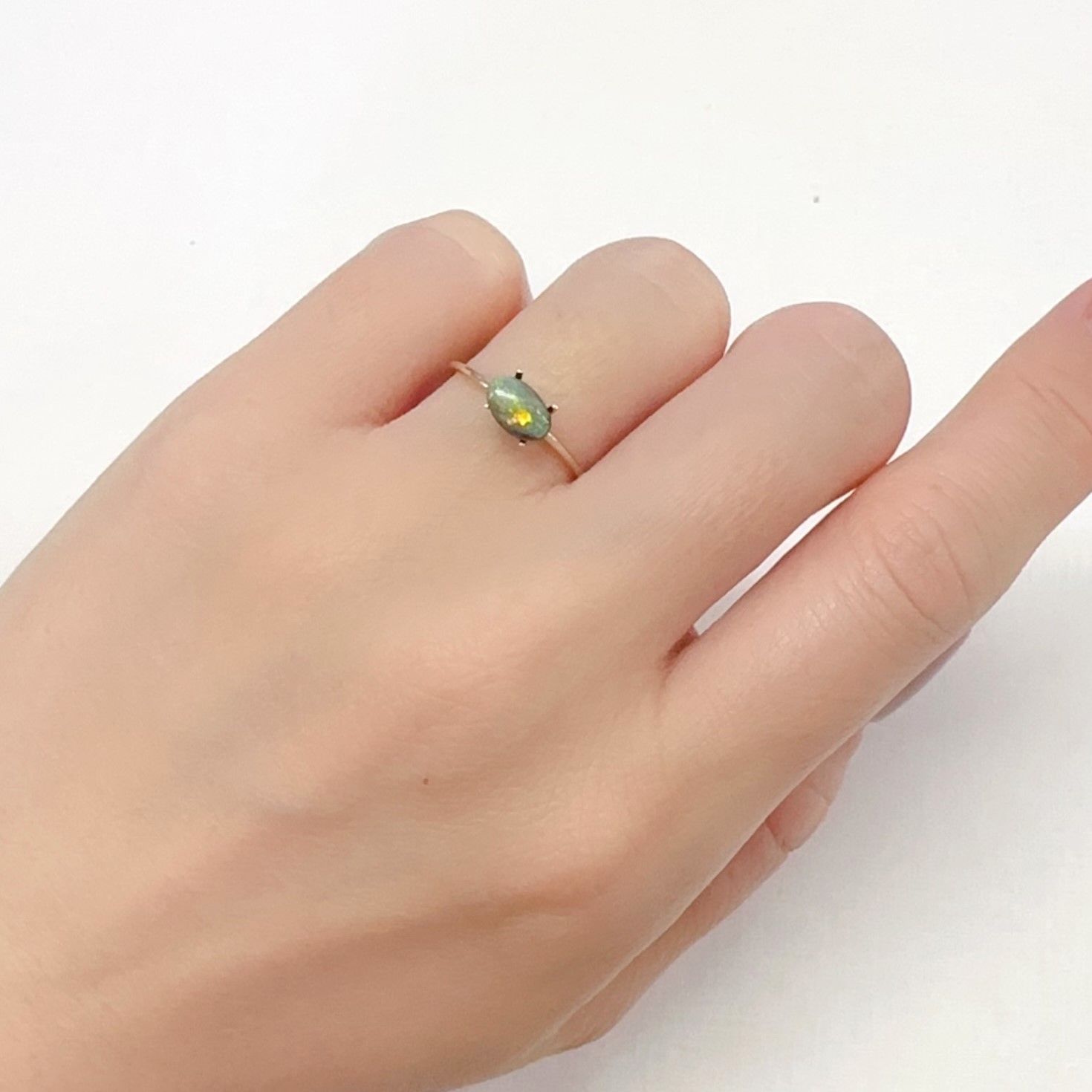 ボルダーオパール 原石磨き オーストラリア産 0.72ct[231225153]7x4.7mm前後