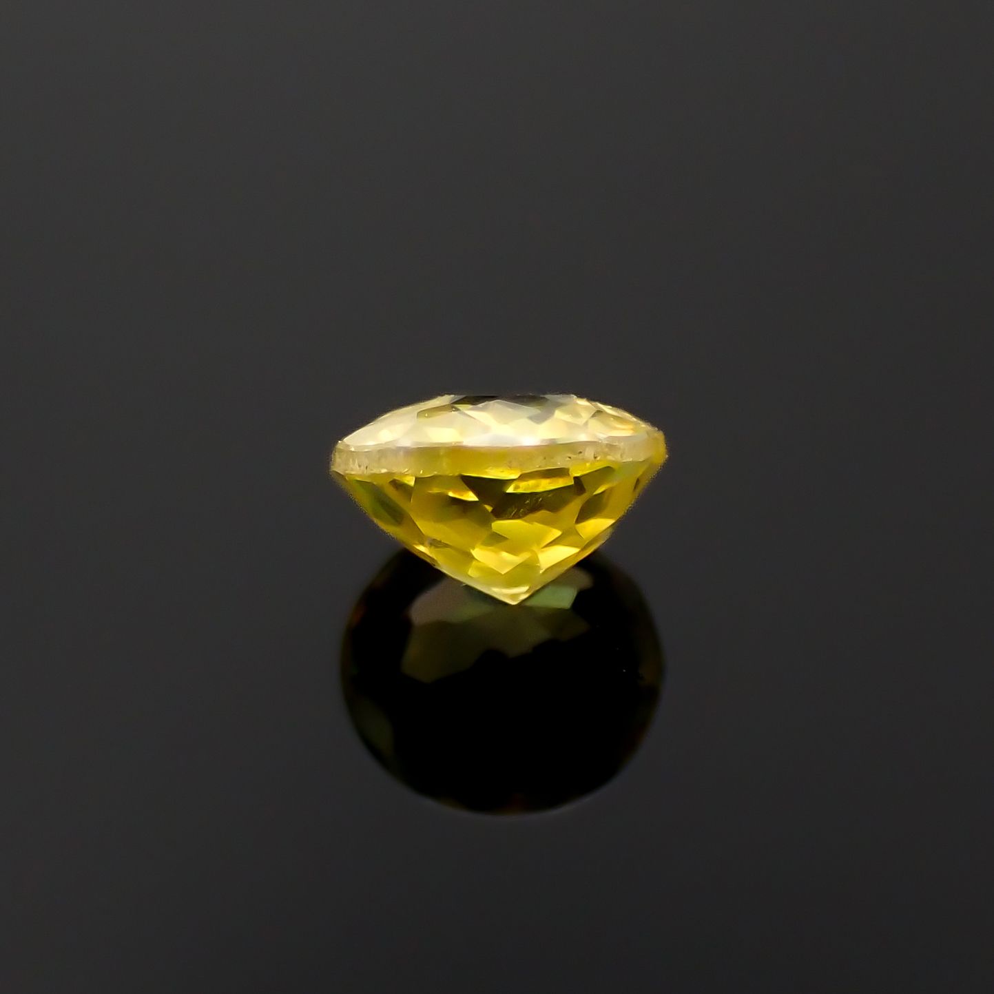 スファレライト スペイン産 0.46ct[230722756]4.4x4.3mm前後