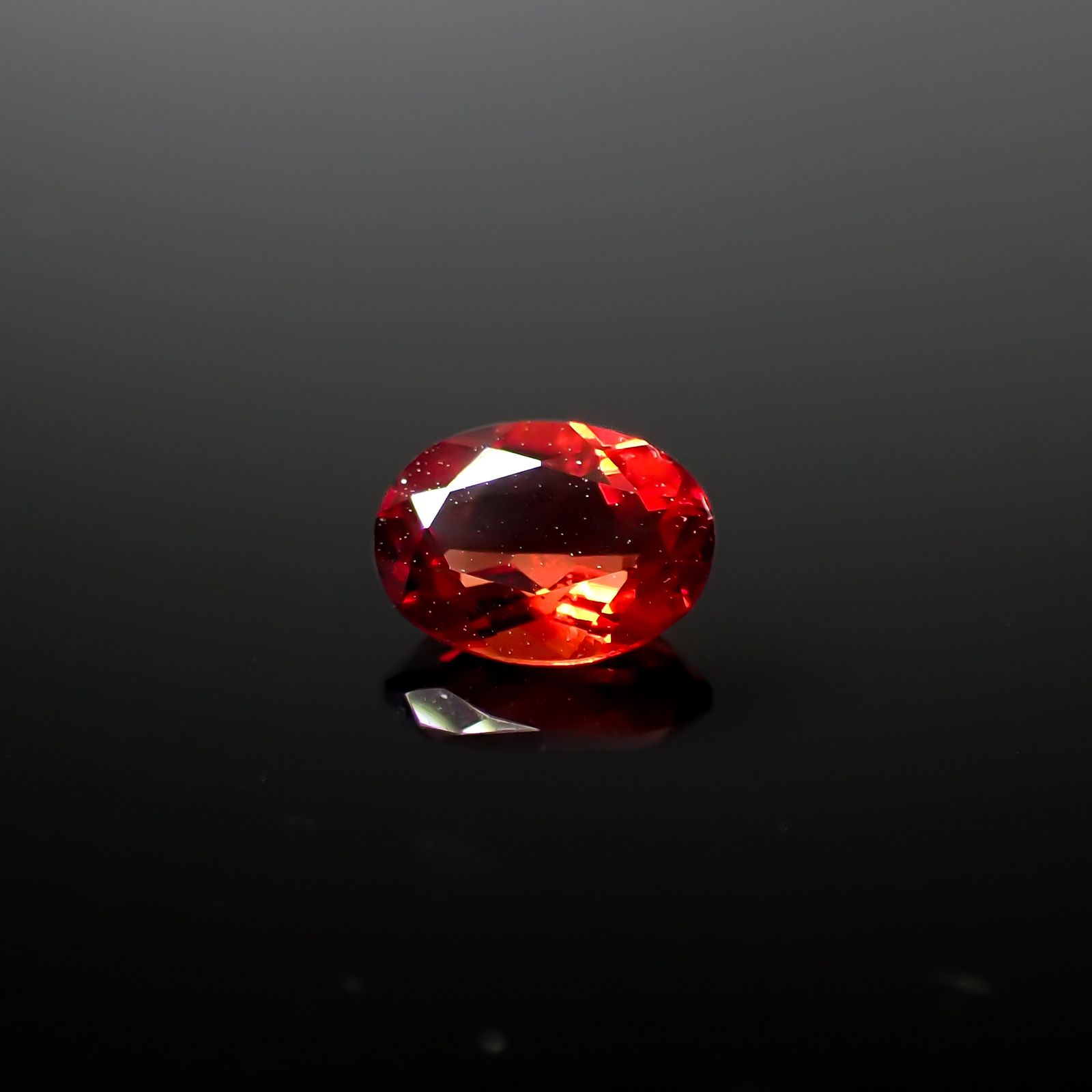アンデシン(宝石名アンデシン/ラブラドライト)チベット産 0.62ct 識別済[240125614]6.7x4.8mm前後