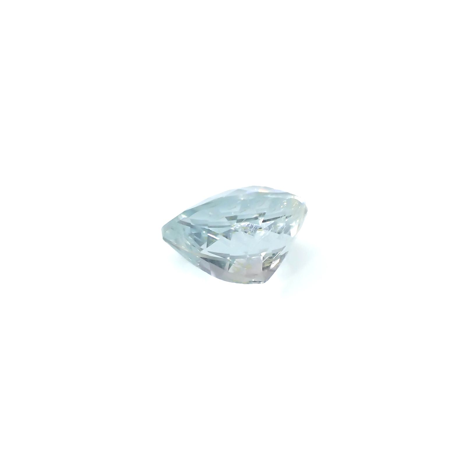 レインボーニードルインブルートパーズ（チューブインブルートパーズ） ブラジル・ミナスジェライス州産 10.64ct[240125508]14.7x12.9mm前後