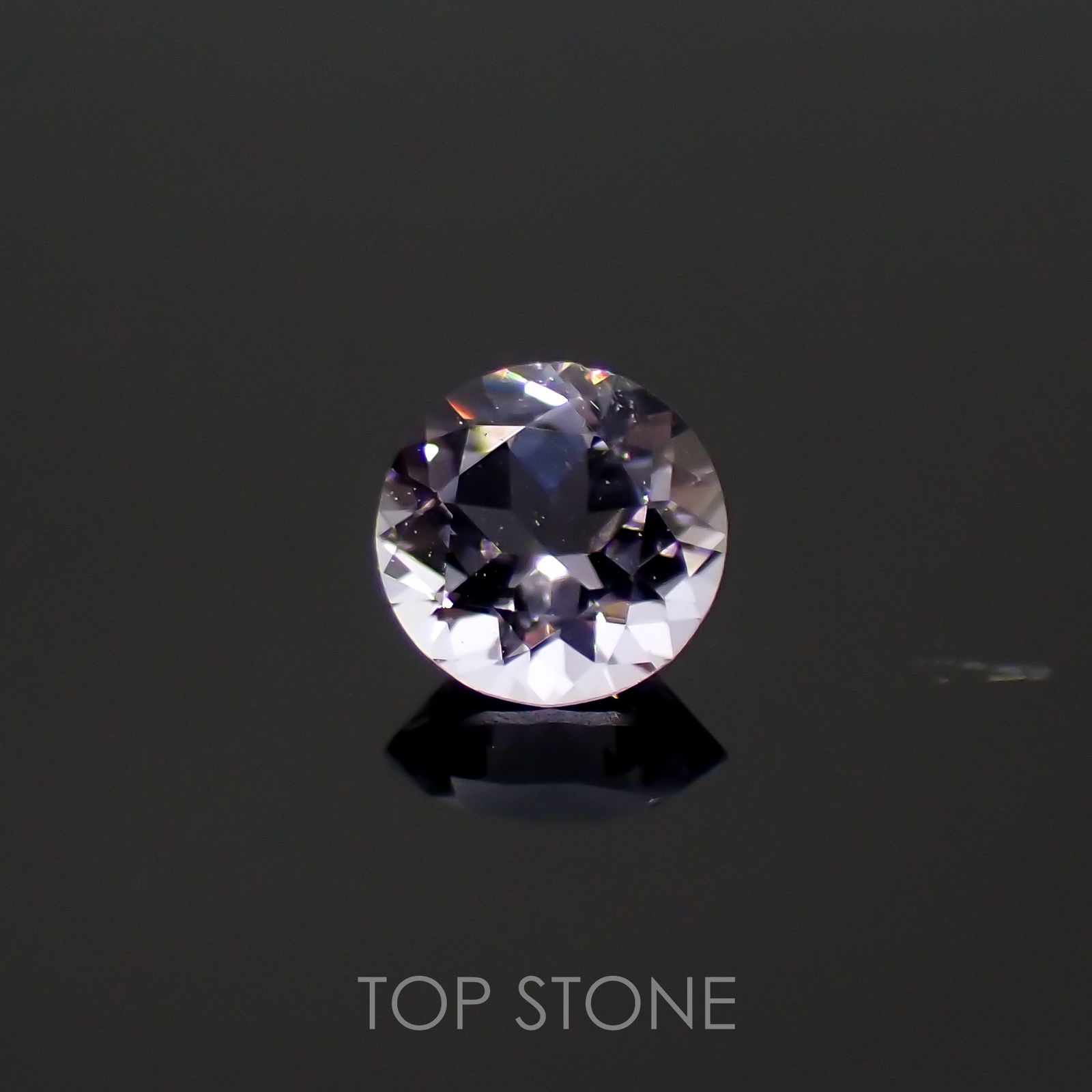 マリアライトフルオレッセンス(宝石名パープル・スキャポライト) スリランカ産 0.18ct 識別済[21049564]4×4mm前後