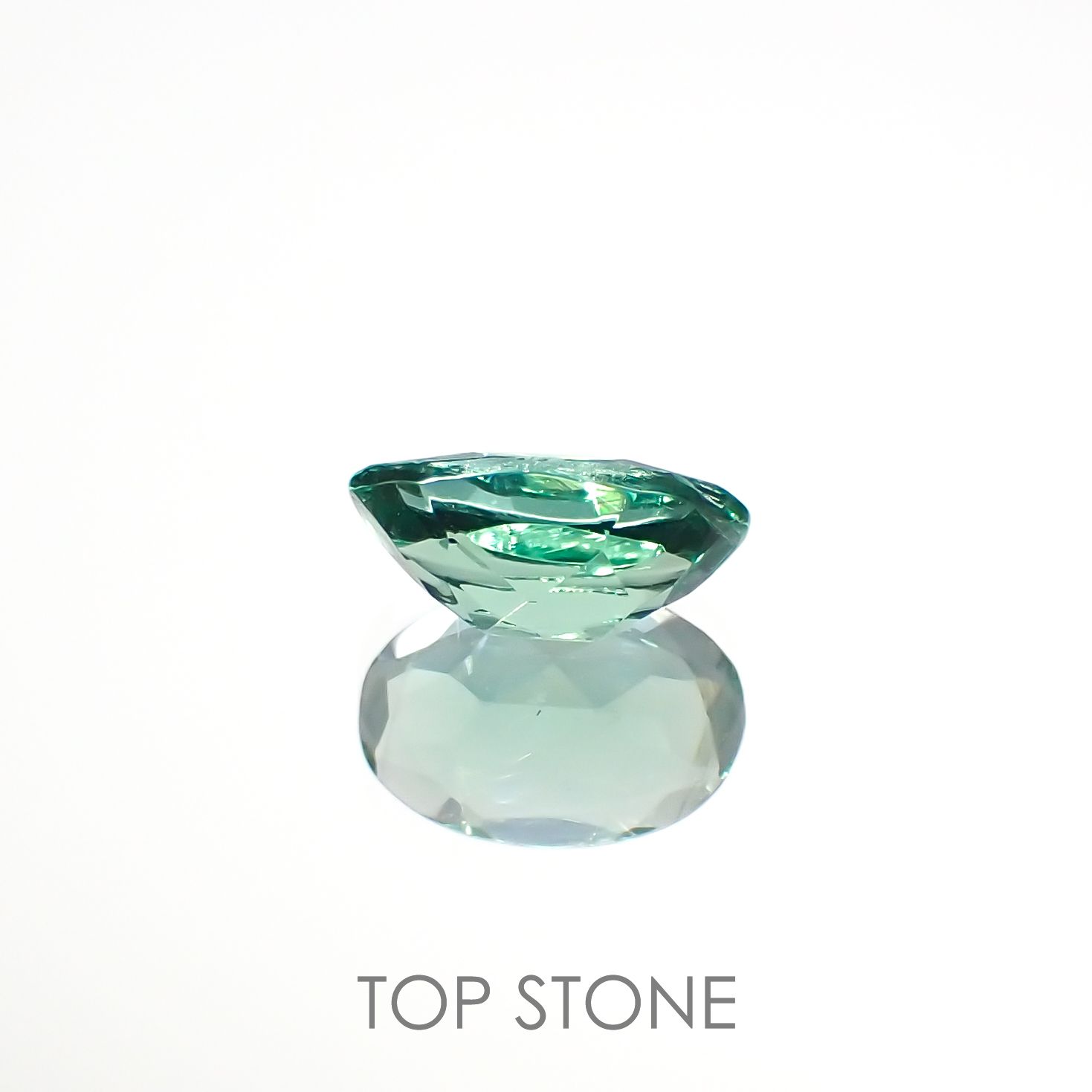 フローライト フルオレッセンス イギリス・ロジャリー鉱山産 1.11ct[220716921]8.4x5.7mm前後