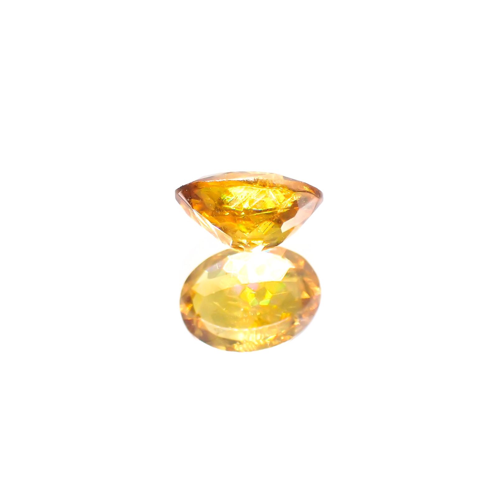 ゴールデンスフェーン(宝石名スフェーン) マダガスカル産 1.34ct 識別済[210812758]7.7×5.9mm前後