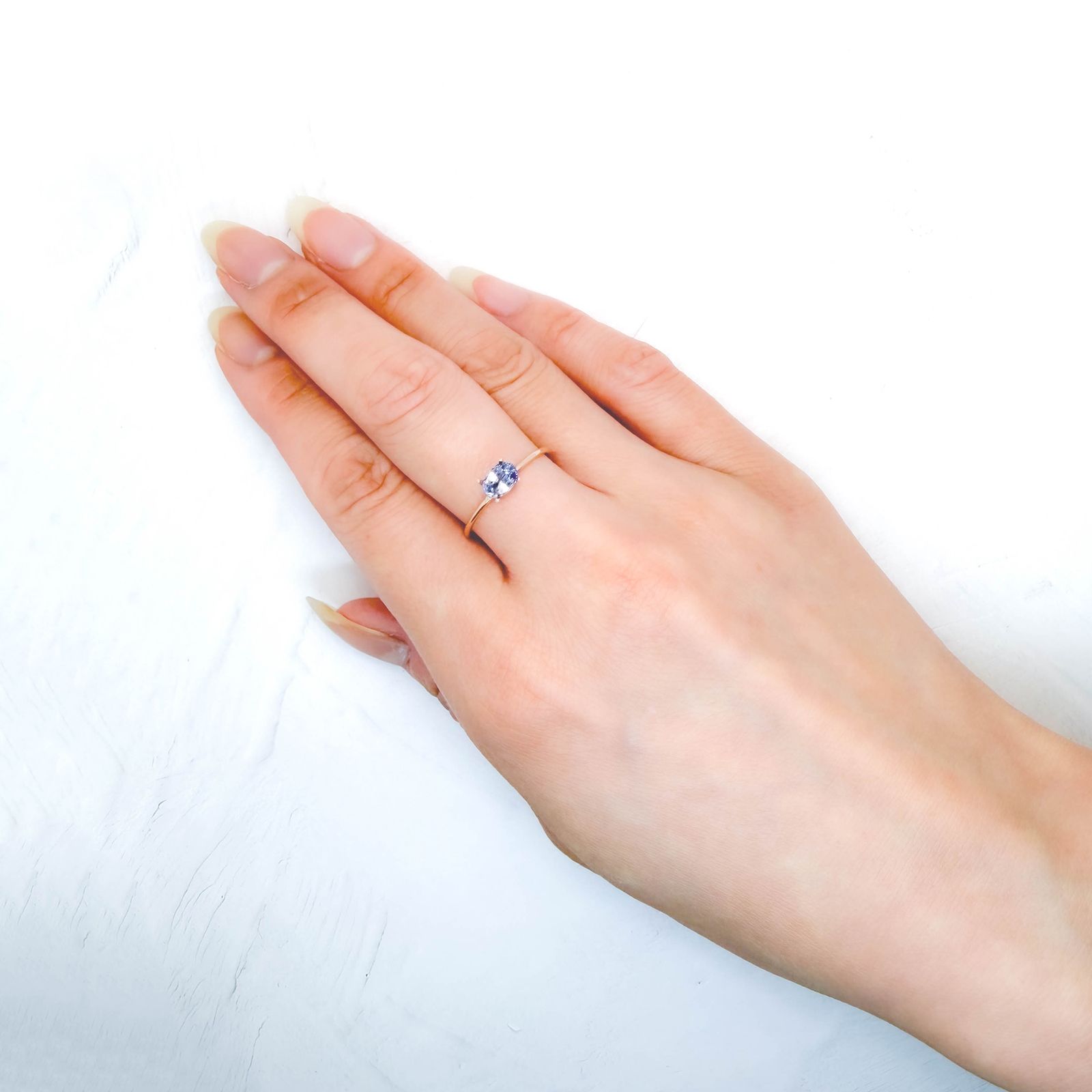 アイスブルーサファイア スリランカ/マダガスカル産 0.64ct / 5.9x4.1mm前後 [260732591]