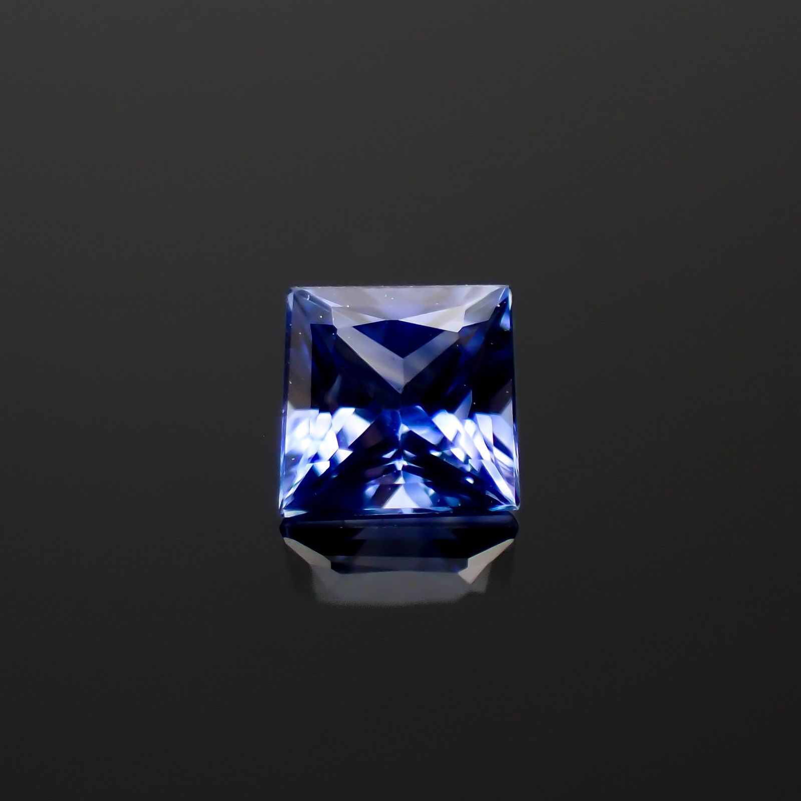 ◇プリンセスカット◇サファイア(宝石名サファイア)スリランカ産 0.18ct 識別済[230622457]3.1x3.1mm前後