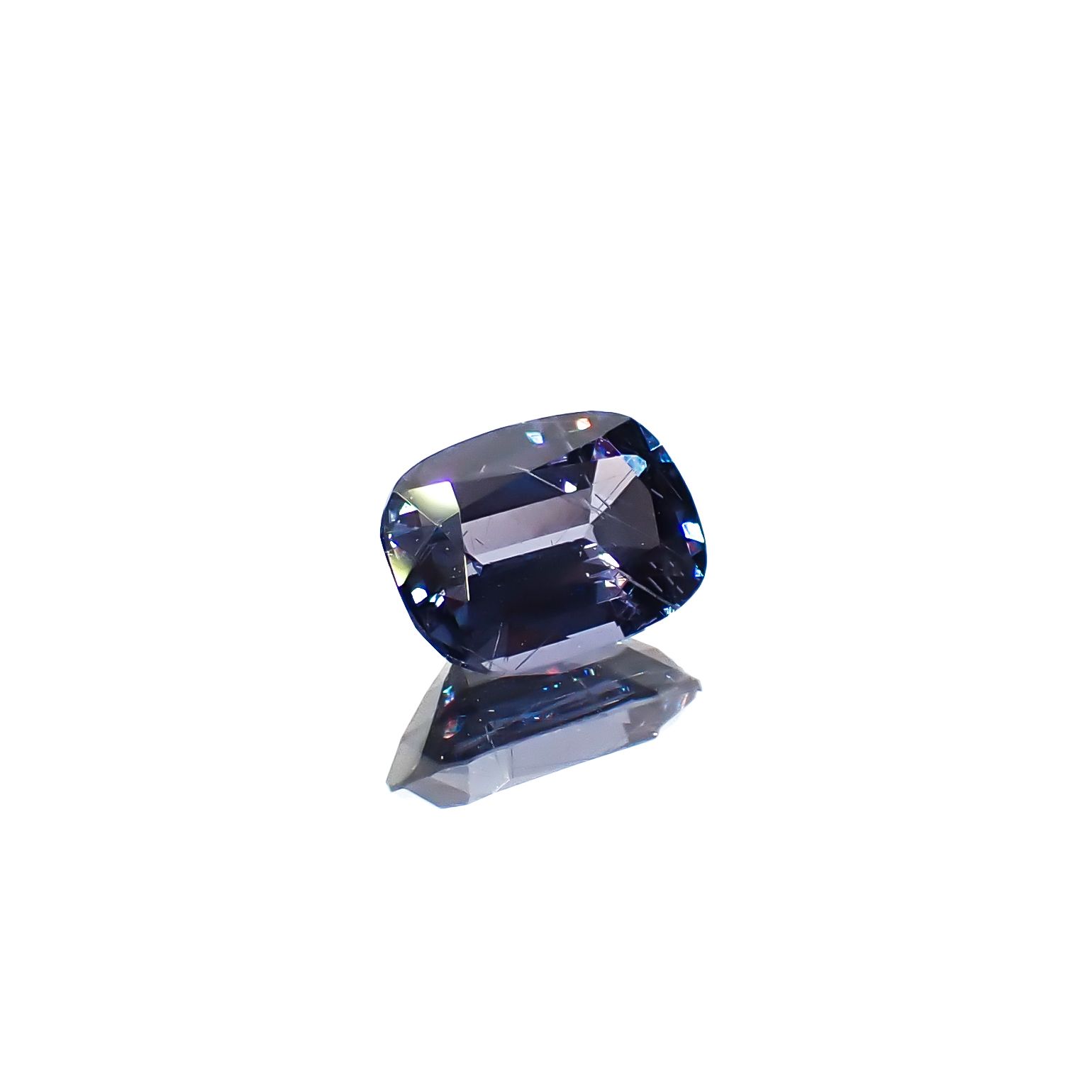 ベキリーブルーガーネット（カラーチェンジガーネット アレキタイプ） マダガスカル・ベキリー産 0.64ct[240628286]5.9x4.2mm前後