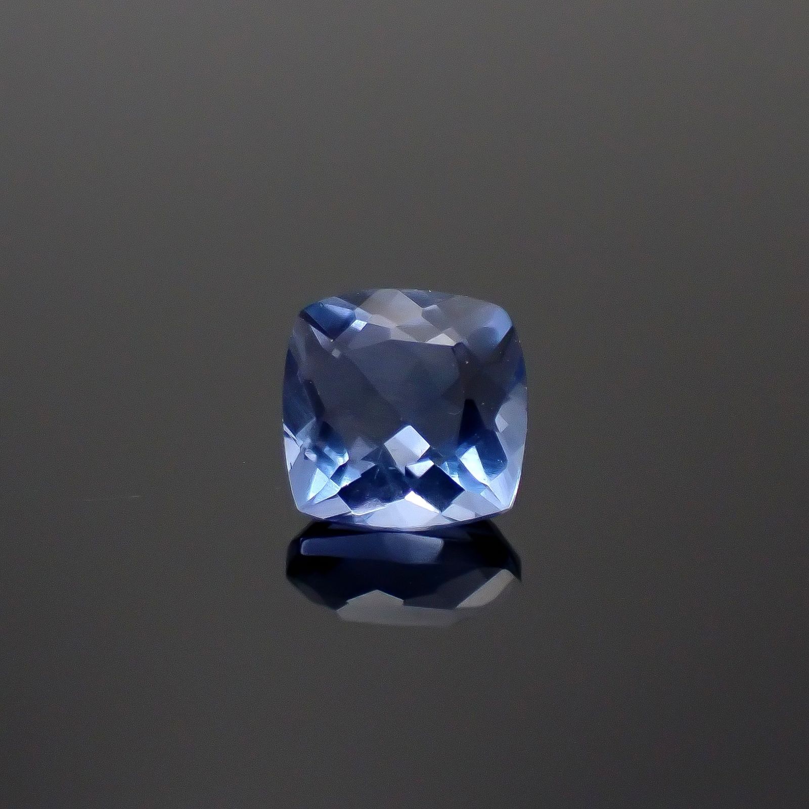 カラーチェンジフローライト ブラジル産 1.16ct[240728471]6.1x6.1mm前後