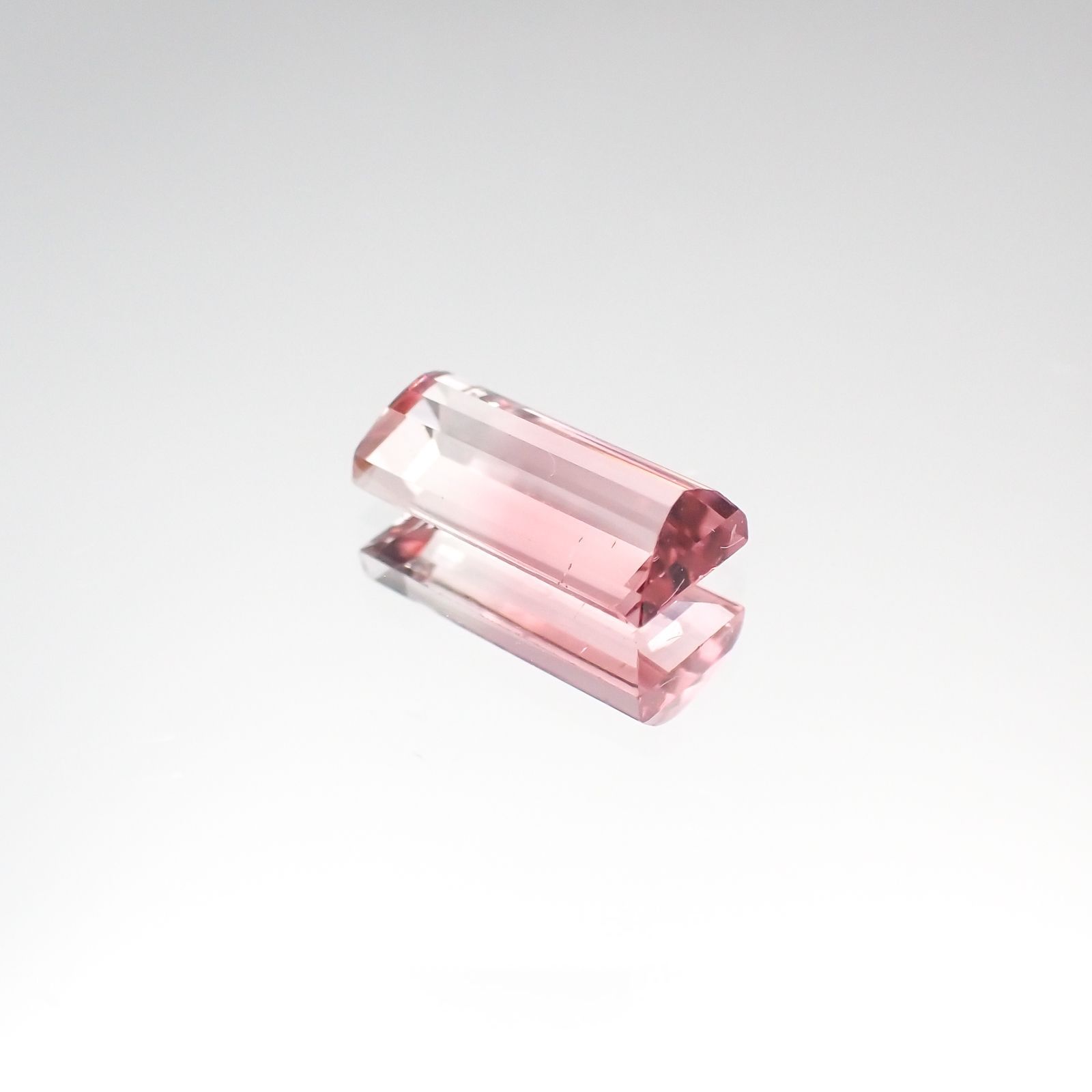 バイカラートルマリン(宝石名バイカラー・トルマリン)ブラジル産 1.13ct 識別済[230622372]9x4.1mm前後