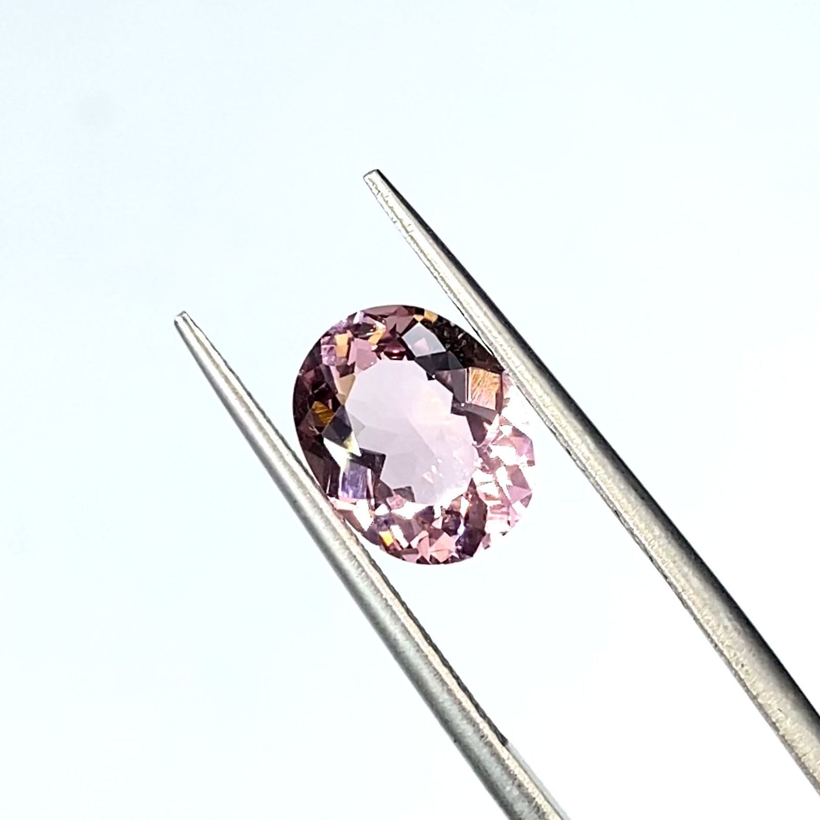 ナイジェリア産モルガナイト 3.08ct パーフェクトカット
