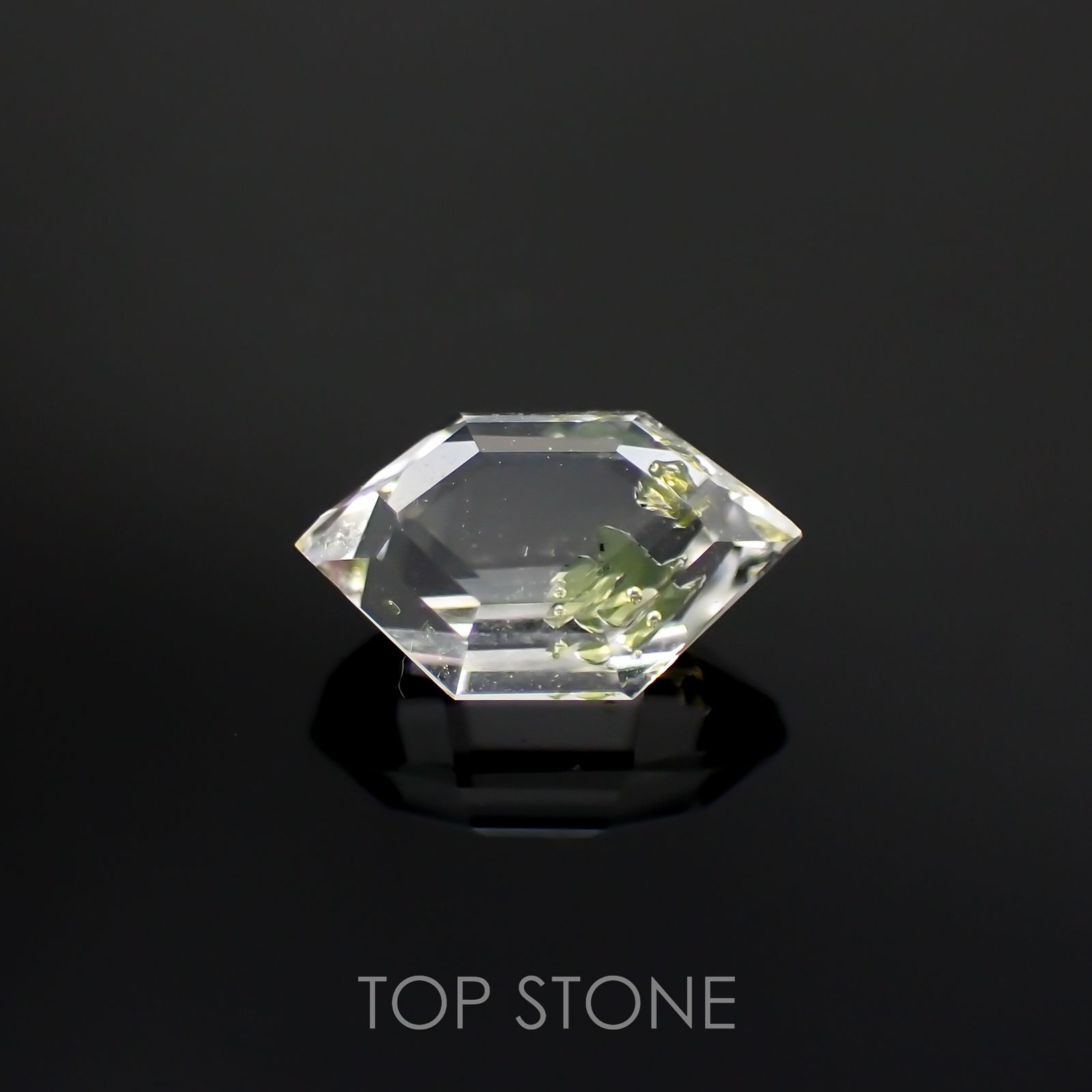 ◇カスタムカット◇オイルインクォーツ パキスタン産 0.73ct[221018538]7.7x4.6mm前後