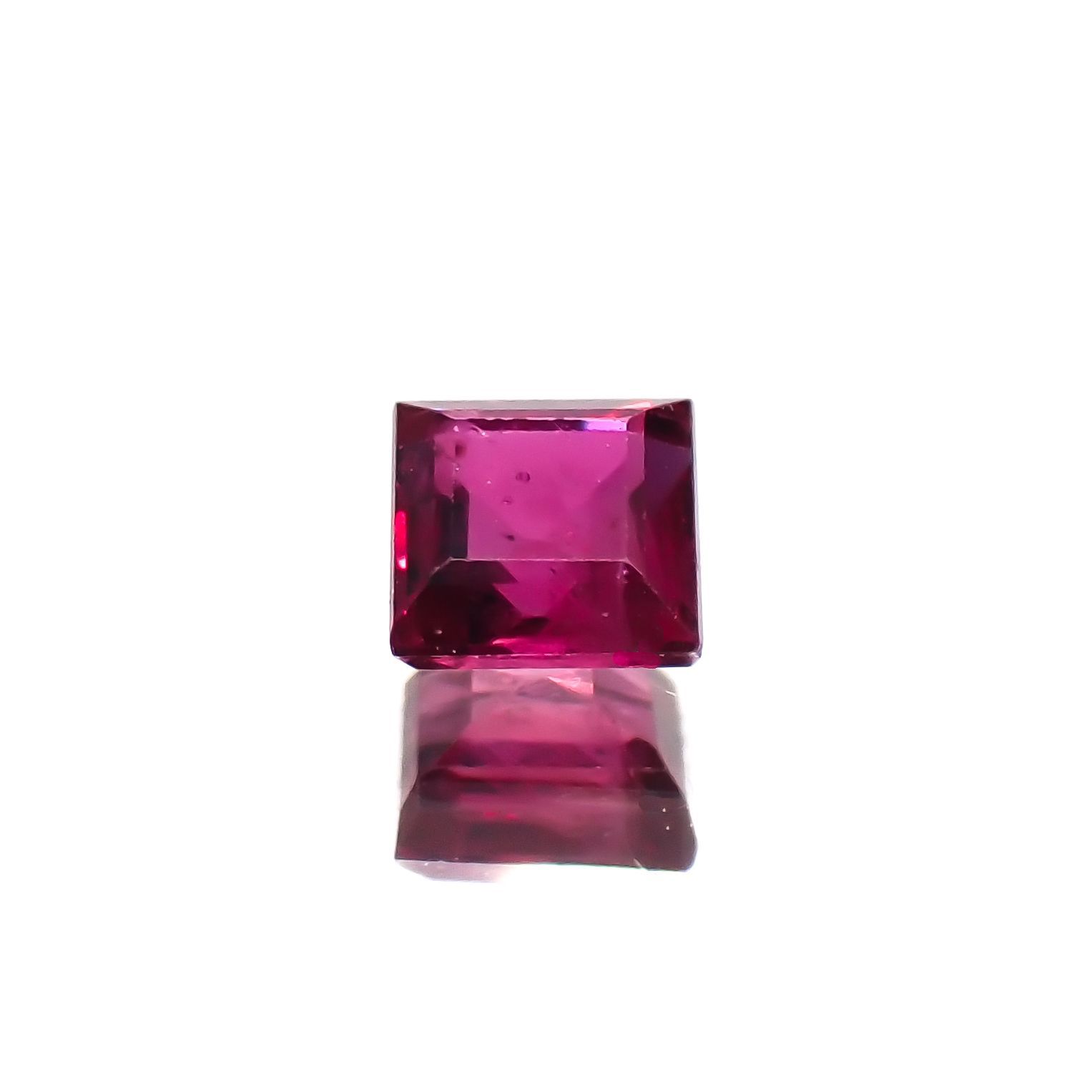 ルビー タイ/ビルマ産 0.25ct[220616358]3.1x3.1mm前後