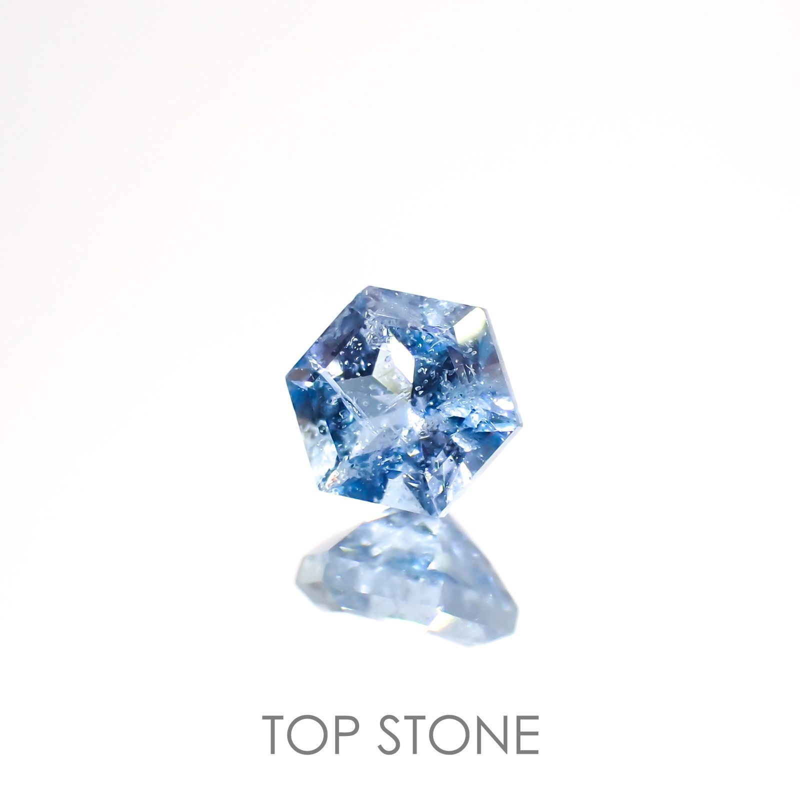 ◇ヘキサゴンカット◇サンタマリアアクアマリン(宝石名アクアマリン)ブラジル産 0.44ct 識別済[220114669]4.5x4.5mm前後