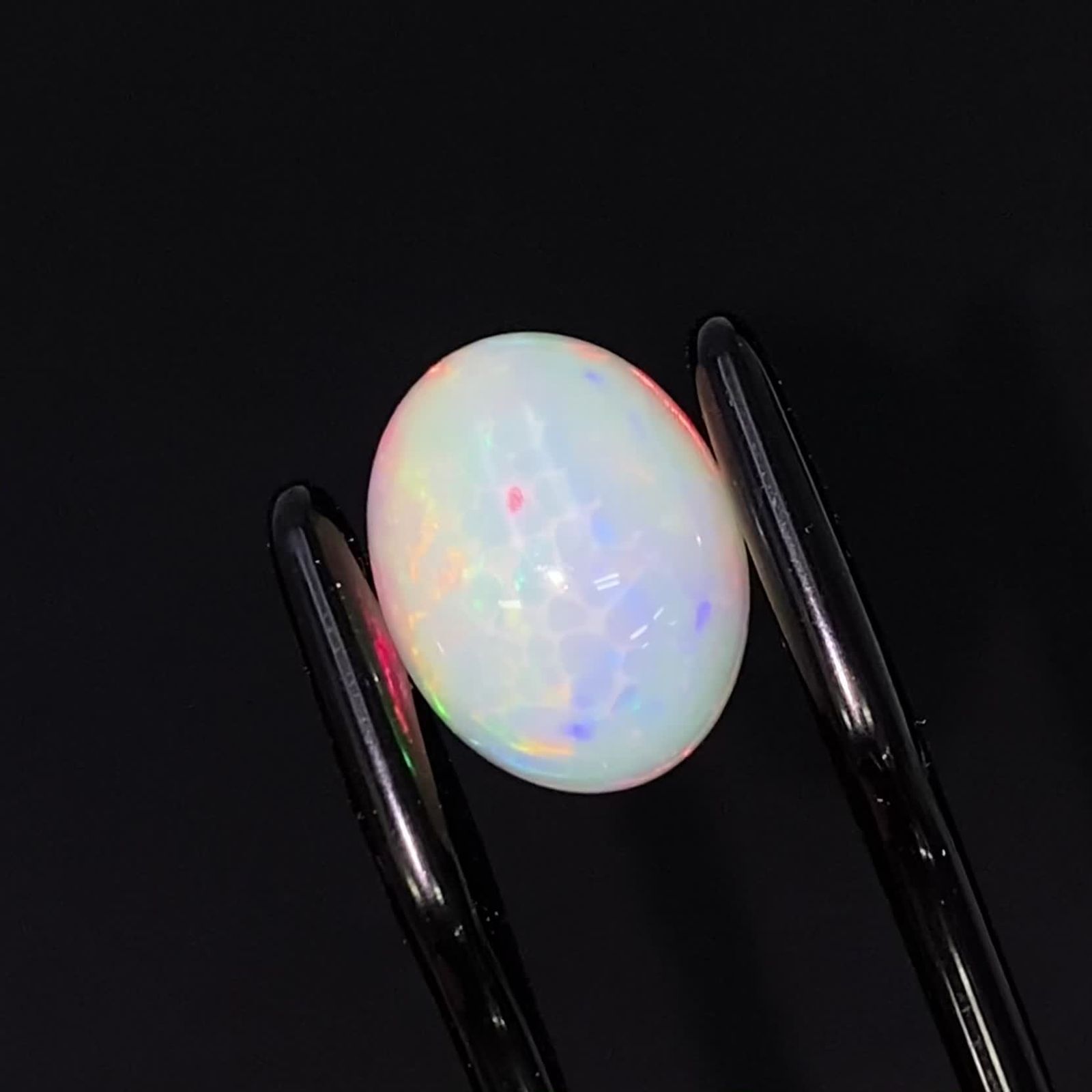 ハニカムオパール エチオピア産 2.62ct / 12.2x9.5mm前後 [240929027