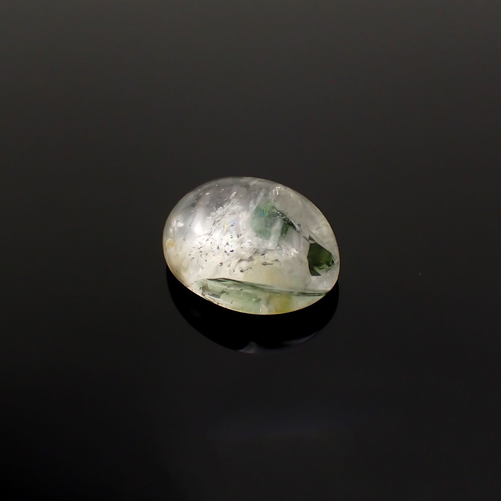 グリーントルマリンインクォーツ ブラジル・ミナスジェライス州産 10.59ct / 15.7x12.4mm前後 [221018311]