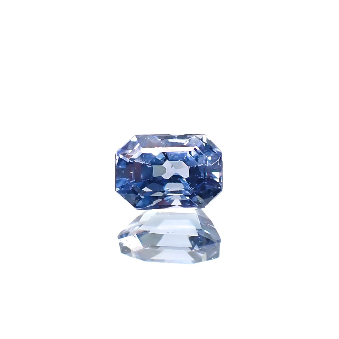 アイスブルーサファイア スリランカ産 0.60ct [241229587]5.3x3.6mm前後