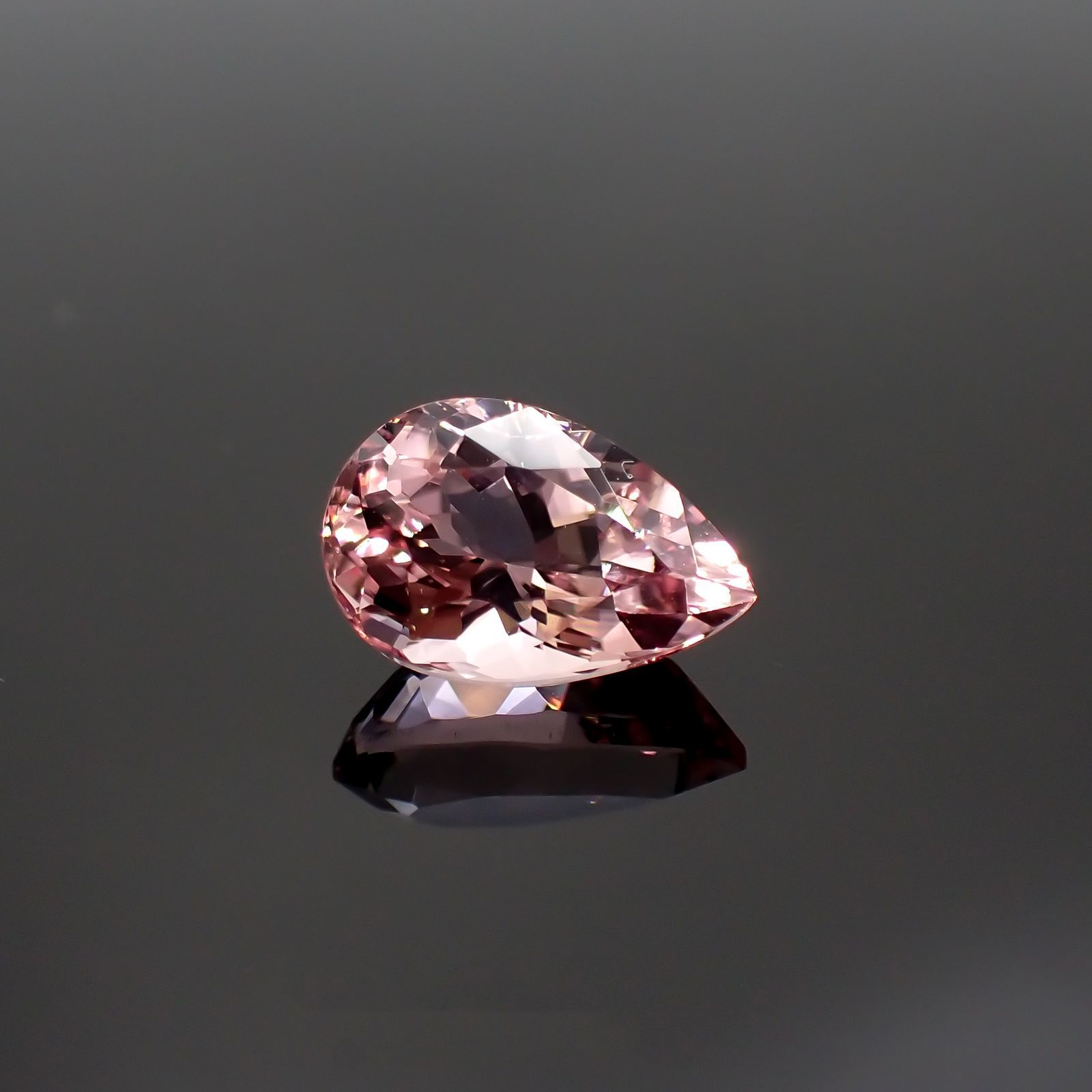 モルガナイト(宝石名モルガナイト)ナイジェリア産 3.634ct ソ付(彩珠)[220114244]12.4x8.2mm前後