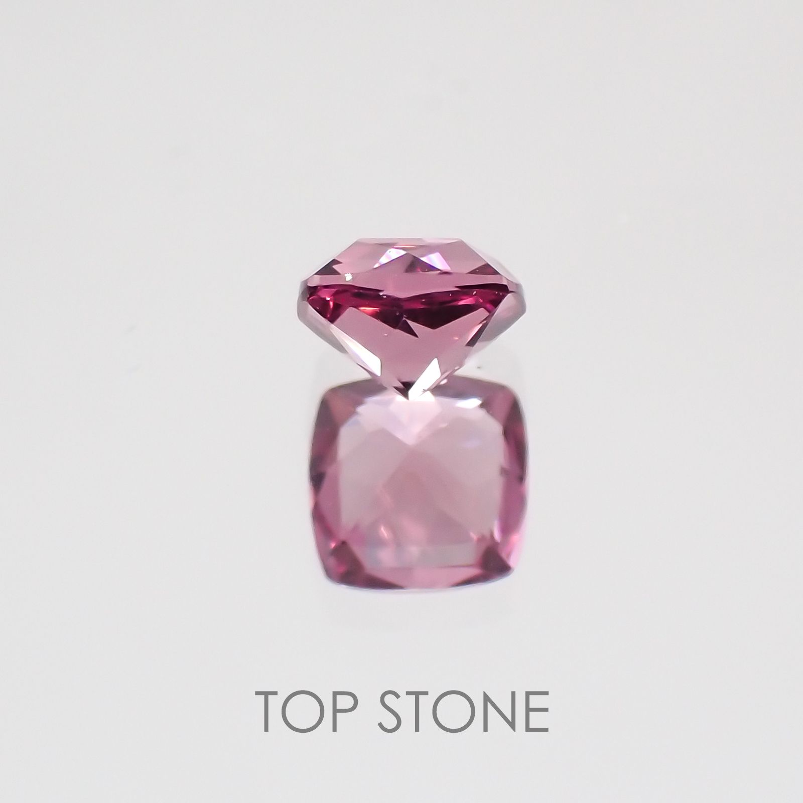カラーチェンジマラヤガーネット タンザニア産 ルース 0.5ct[21029653]4.4×4.4mm前後