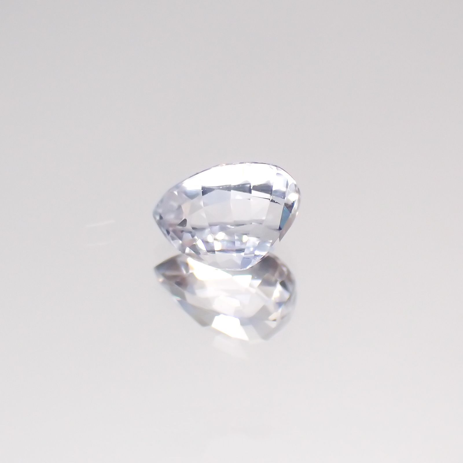 アイスブルーサファイア スリランカ・マダガスカル産 ルース 0.48ct[210611163]5×3.4mm前後