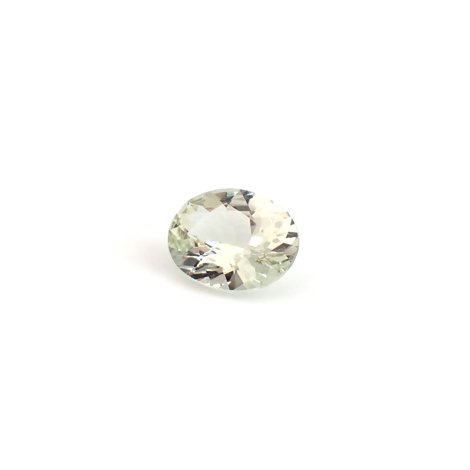 ミントガーネット タンザニア産 0.62ct / 6.3x4.9mm前後 [260932679]