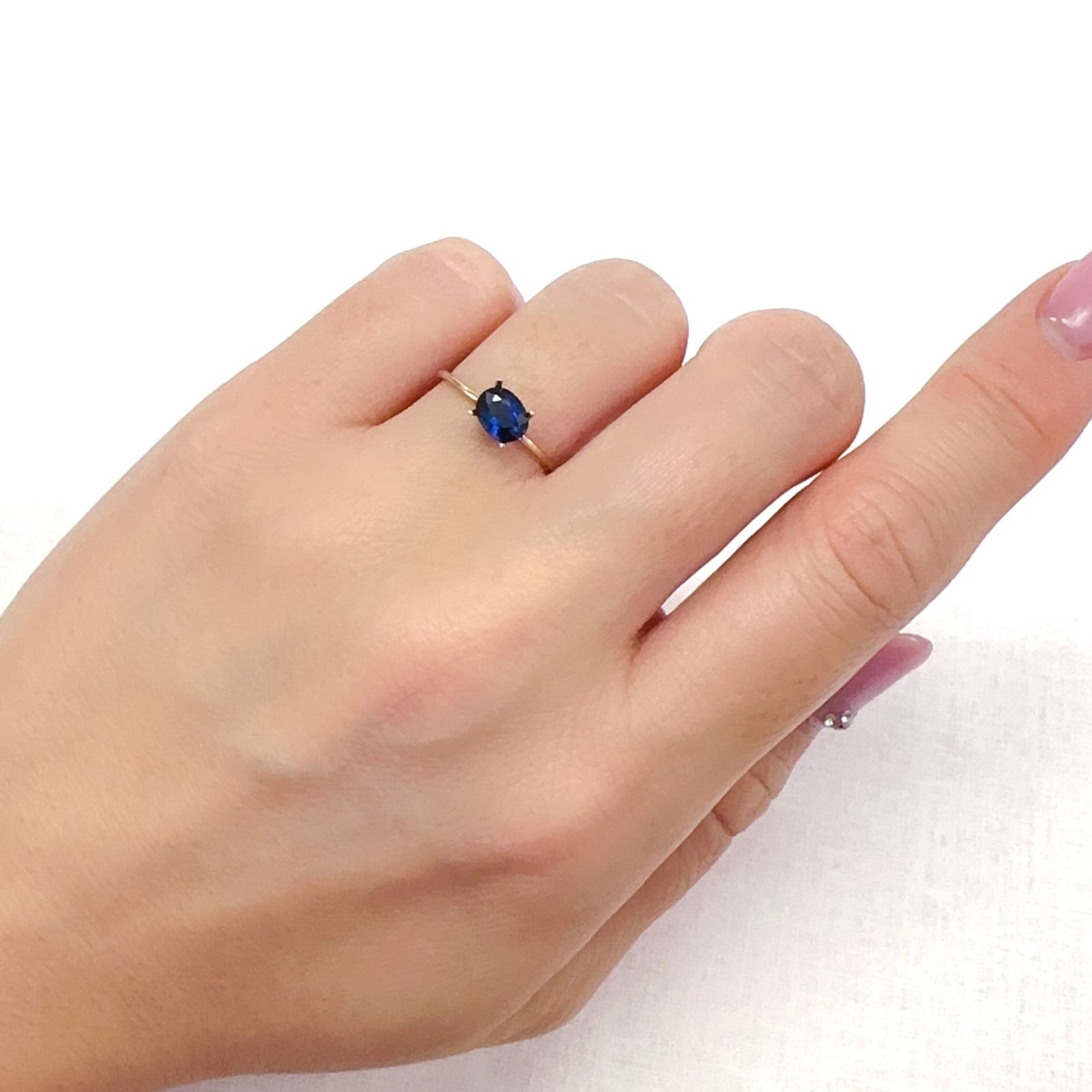 サファイア(宝石名サファイア)マダガスカル/スリランカ産 0.67ct 識別済[231124319]6.2x4.7mm前後